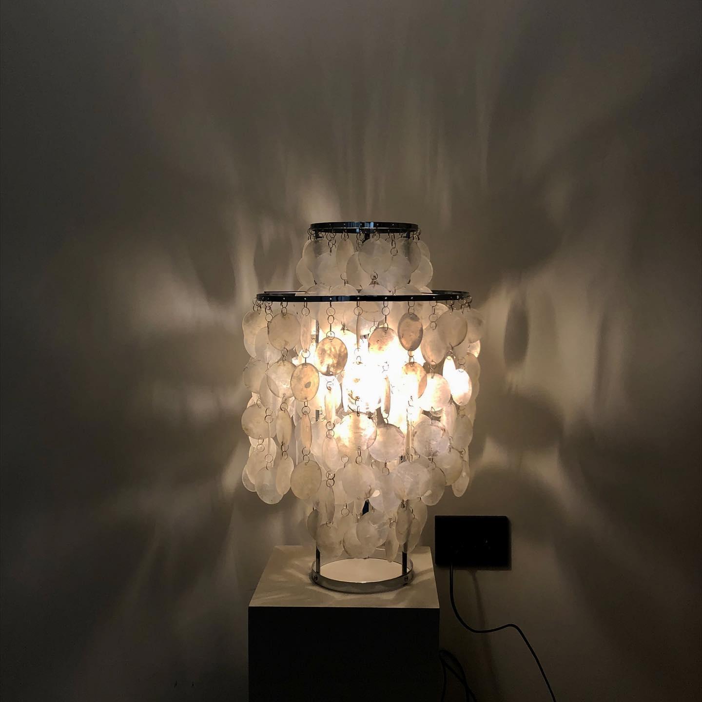 Natural Mother of Pearl Shell Table Lamp Round Coastal Bedside Light for Modern Interiors