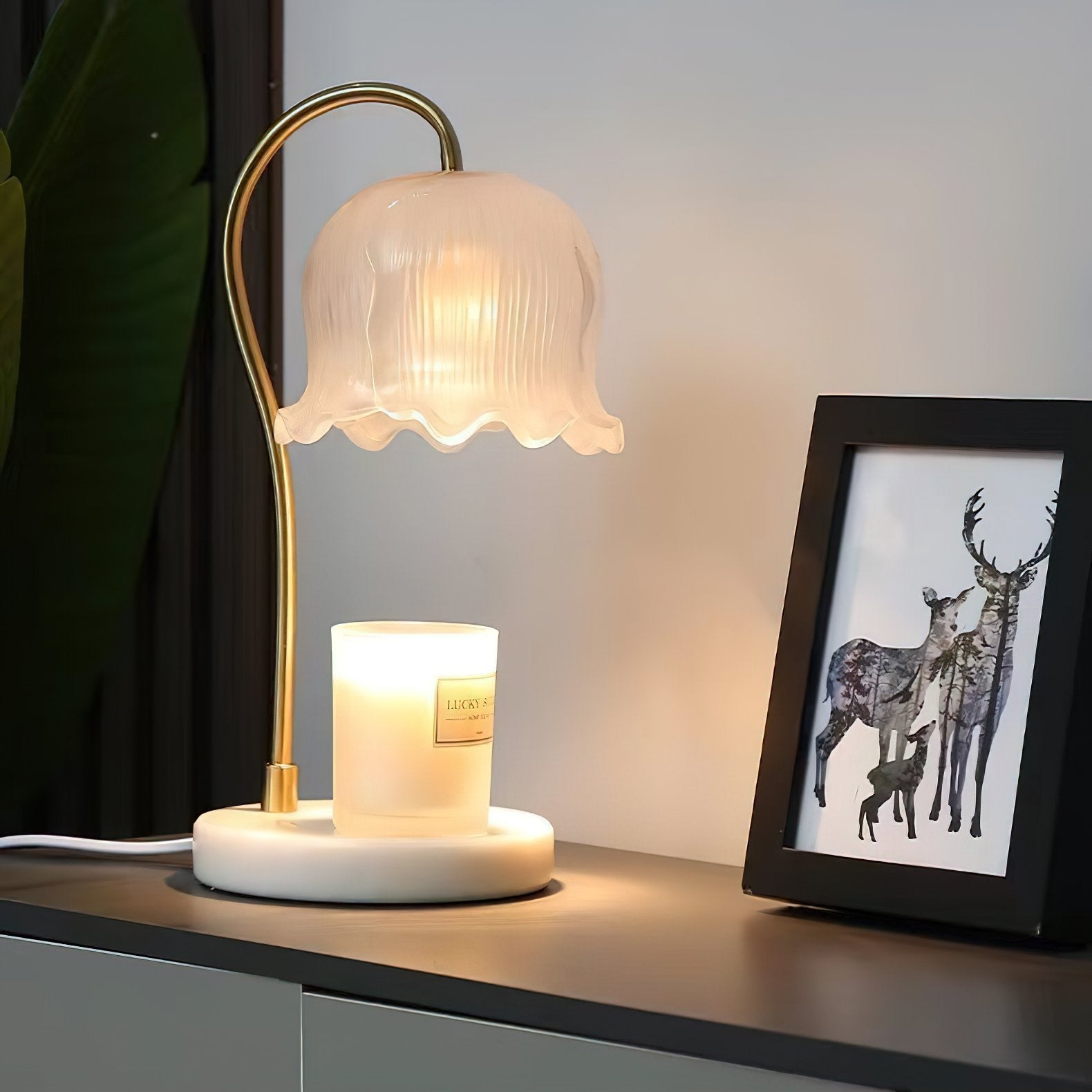 modern-floral-glass-table-lamp-with-marble-base-and-gold-metal-finish-for-bedside-decor