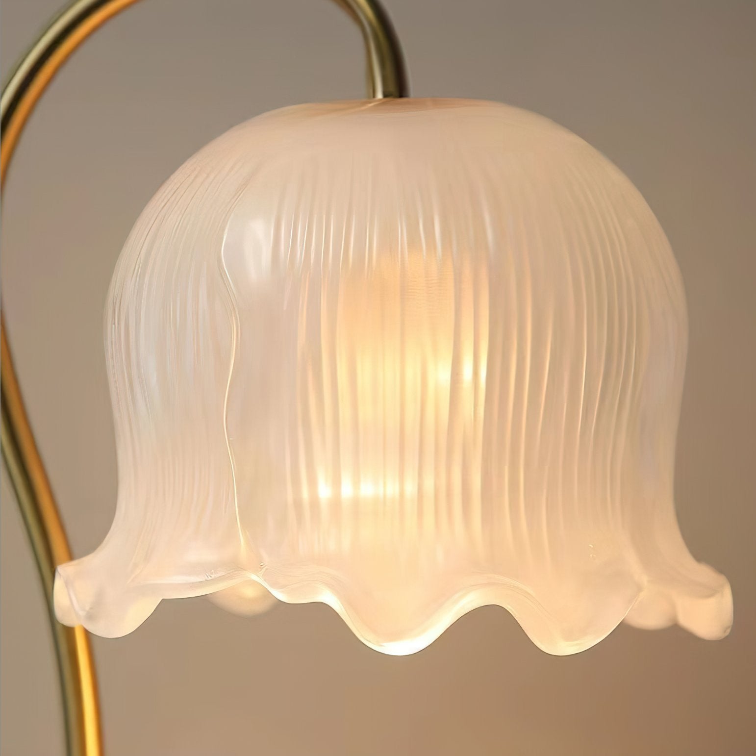 modern-floral-glass-table-lamp-with-marble-base-and-gold-metal-finish-for-bedside-decor