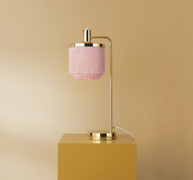 modern-nordic-tassel-fringe-table-lamp-with-pink-skirt-and-copper-metal-base