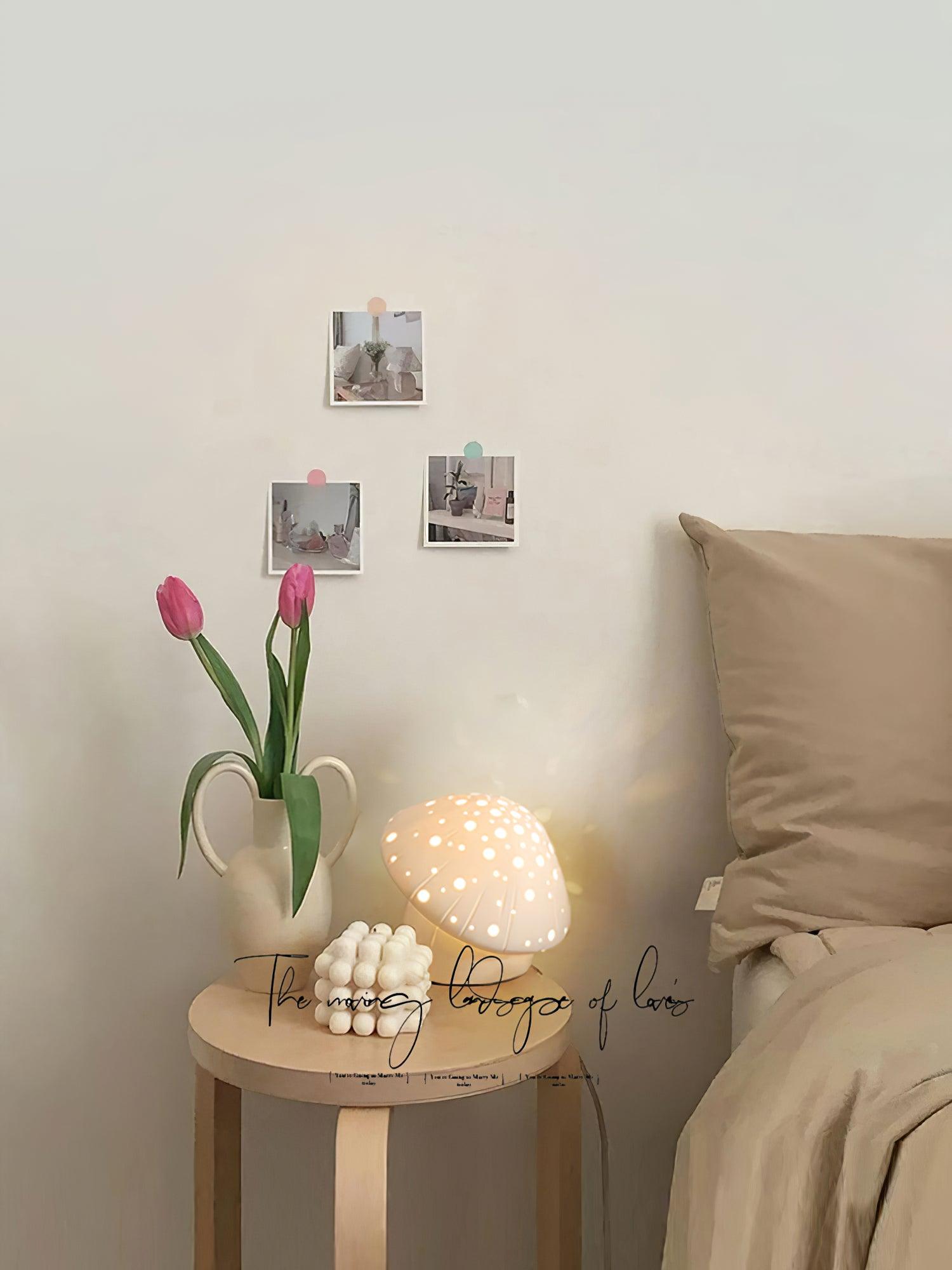 Modern Fungo White Ceramic Mushroom Table Lamp for Bedroom and Elegant Office Lighting Decor