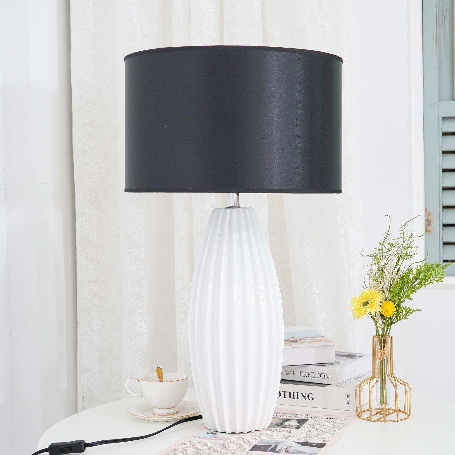 Elegant Fluted Ceramic Table Lamp with Linen Shade and Ribbed Body for Modern Nightstands