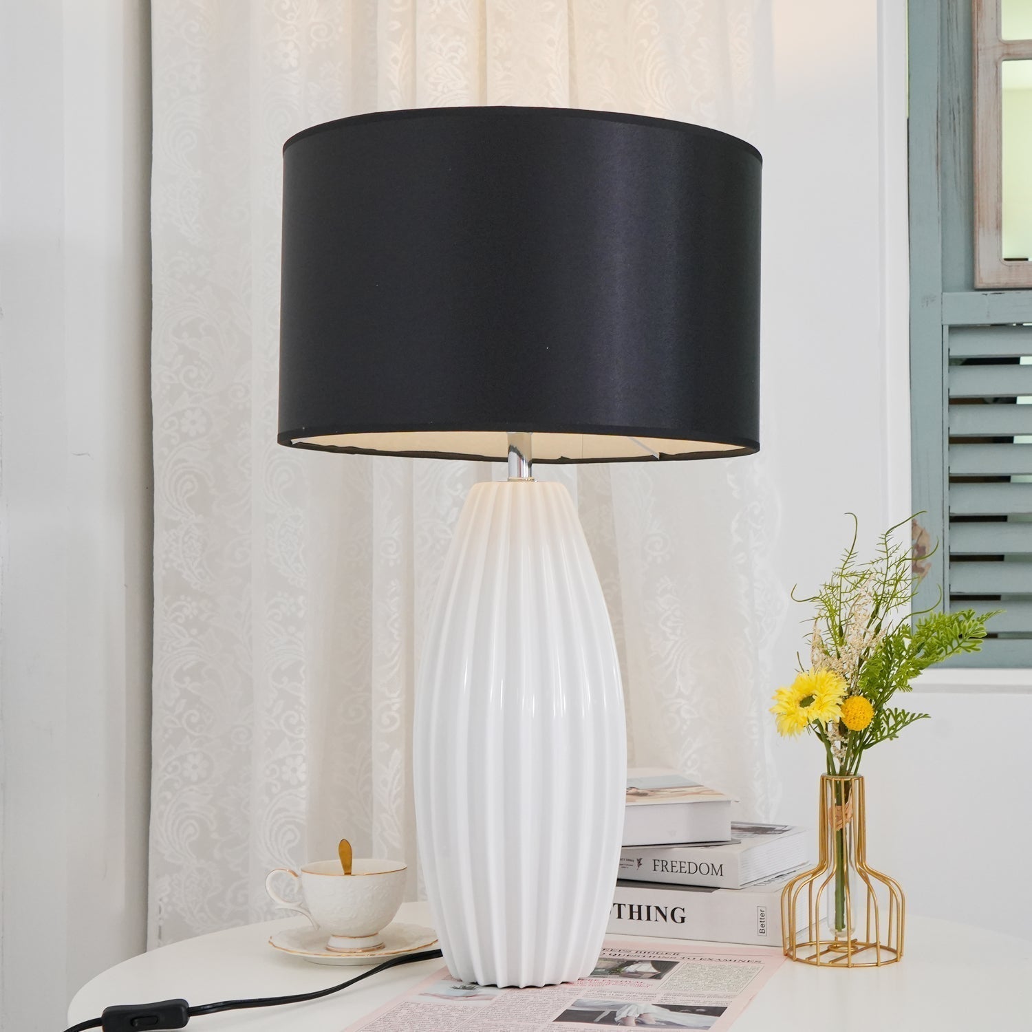 Elegant Fluted Ceramic Table Lamp with Linen Shade and Ribbed Body for Modern Nightstands