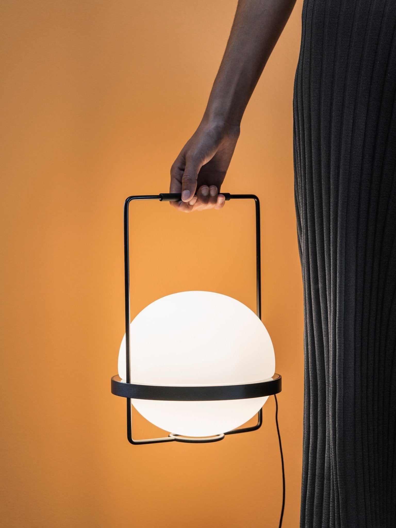 Modern Minimalist LED Table Lamp with Spherical Acrylic Diffuser for Bedside and Office