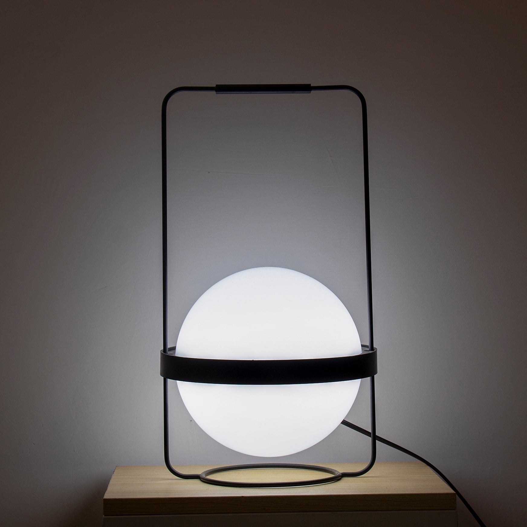 Modern Minimalist LED Table Lamp with Spherical Acrylic Diffuser for Bedside and Office