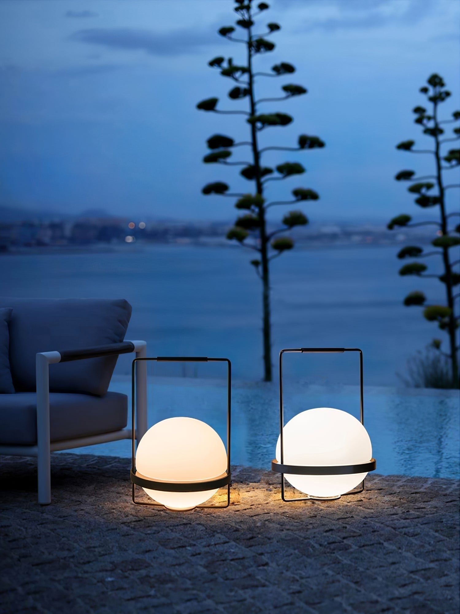 Modern Minimalist LED Table Lamp with Spherical Acrylic Diffuser for Bedside and Office