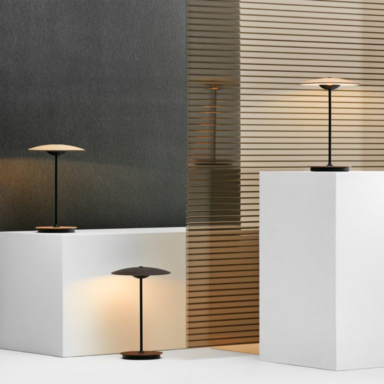Contemporary Minimalist Woodgrain LED Table Lamp for Modern Office and Bedside