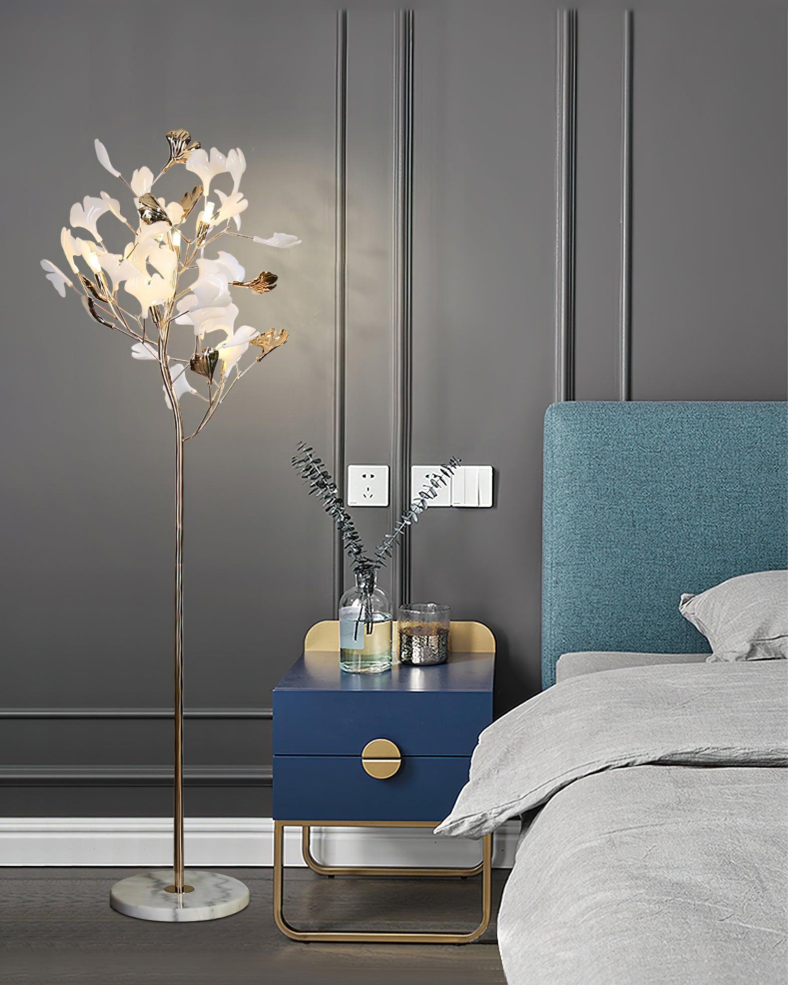 Luxury Porcelain Ginkgo Leaf Accent Standing Floor Lamp in Gold Finish