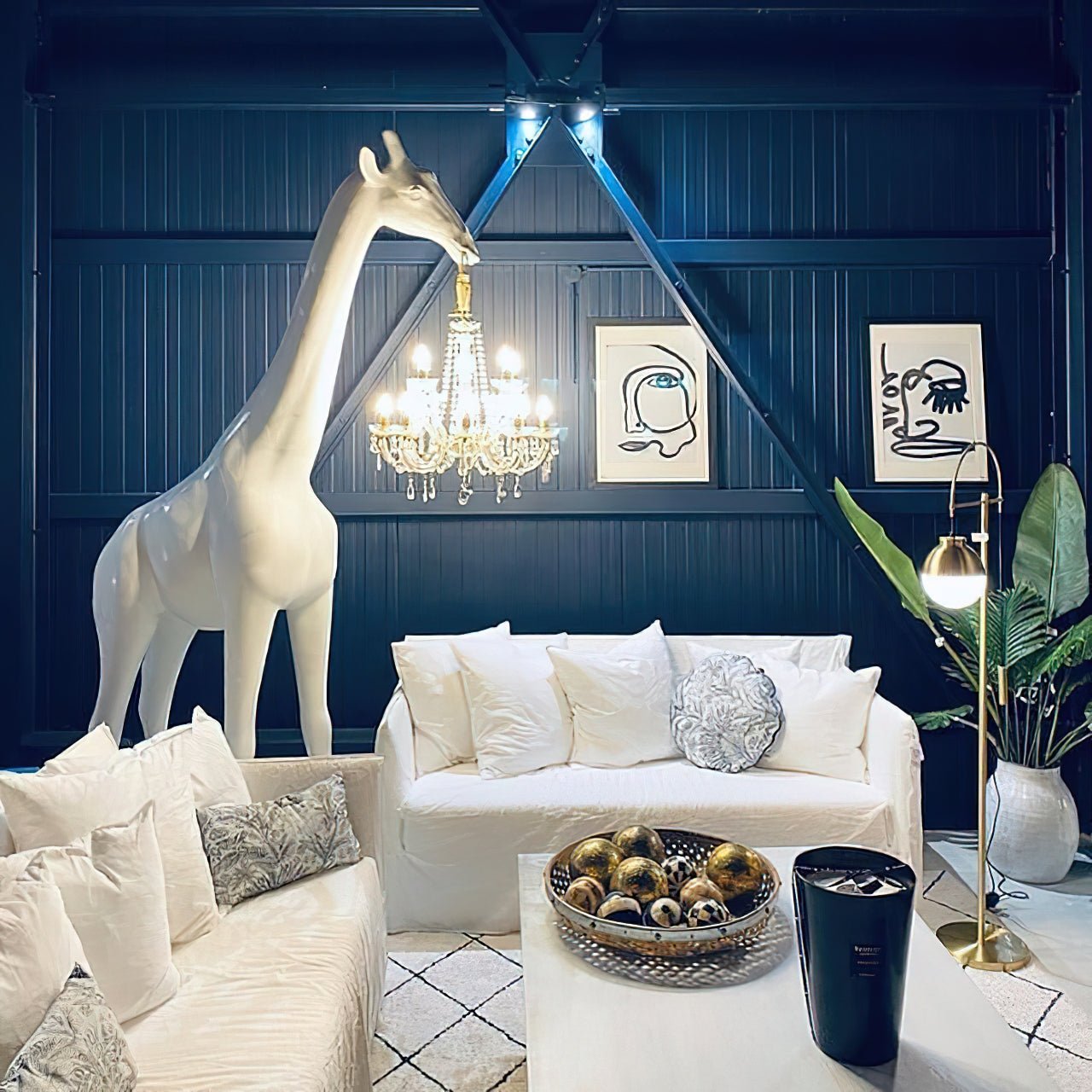 giraffe-sculpture-floor-lamp-with-crystal-chandelier-luxury-animal-floor-light