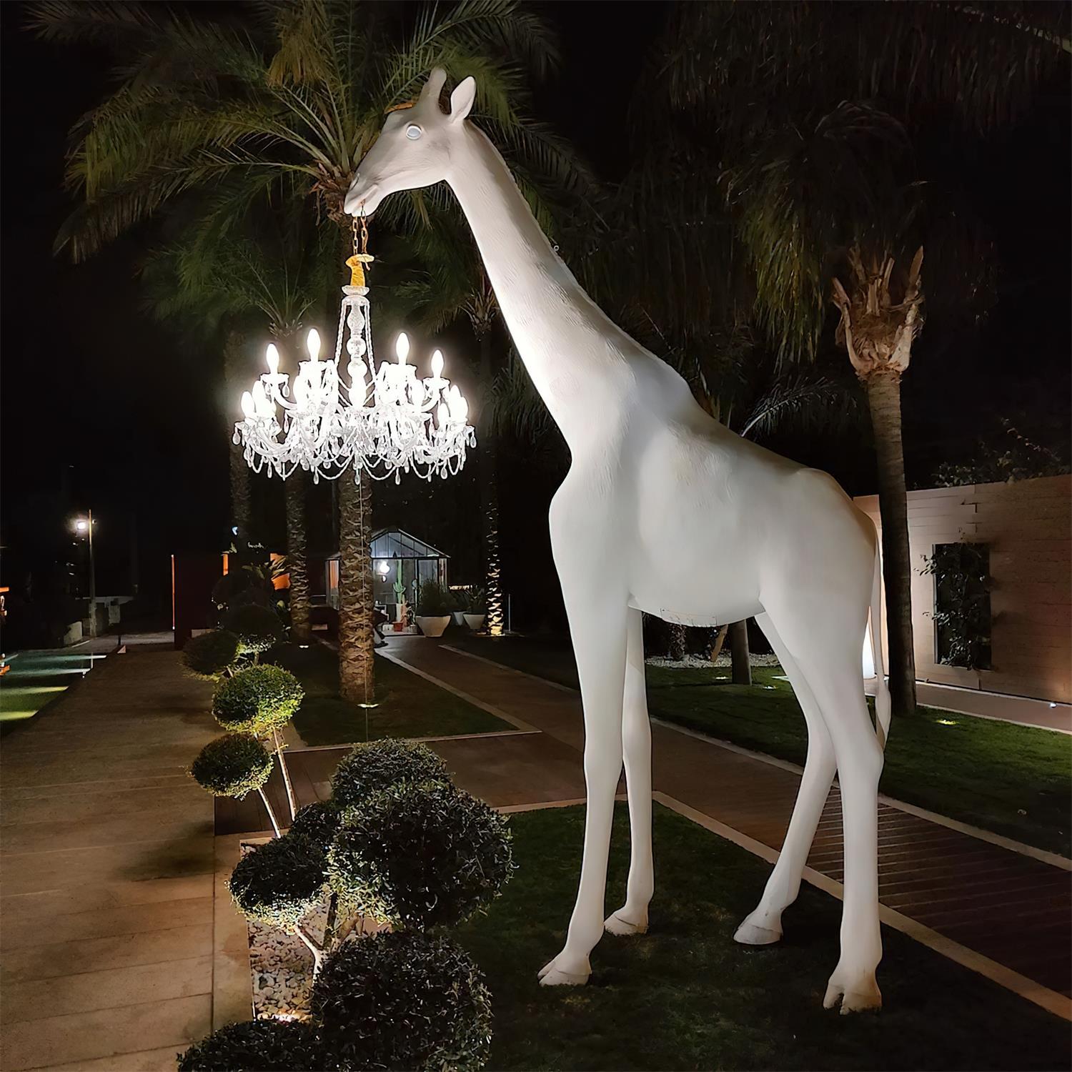 giraffe-sculpture-floor-lamp-with-crystal-chandelier-luxury-animal-floor-light