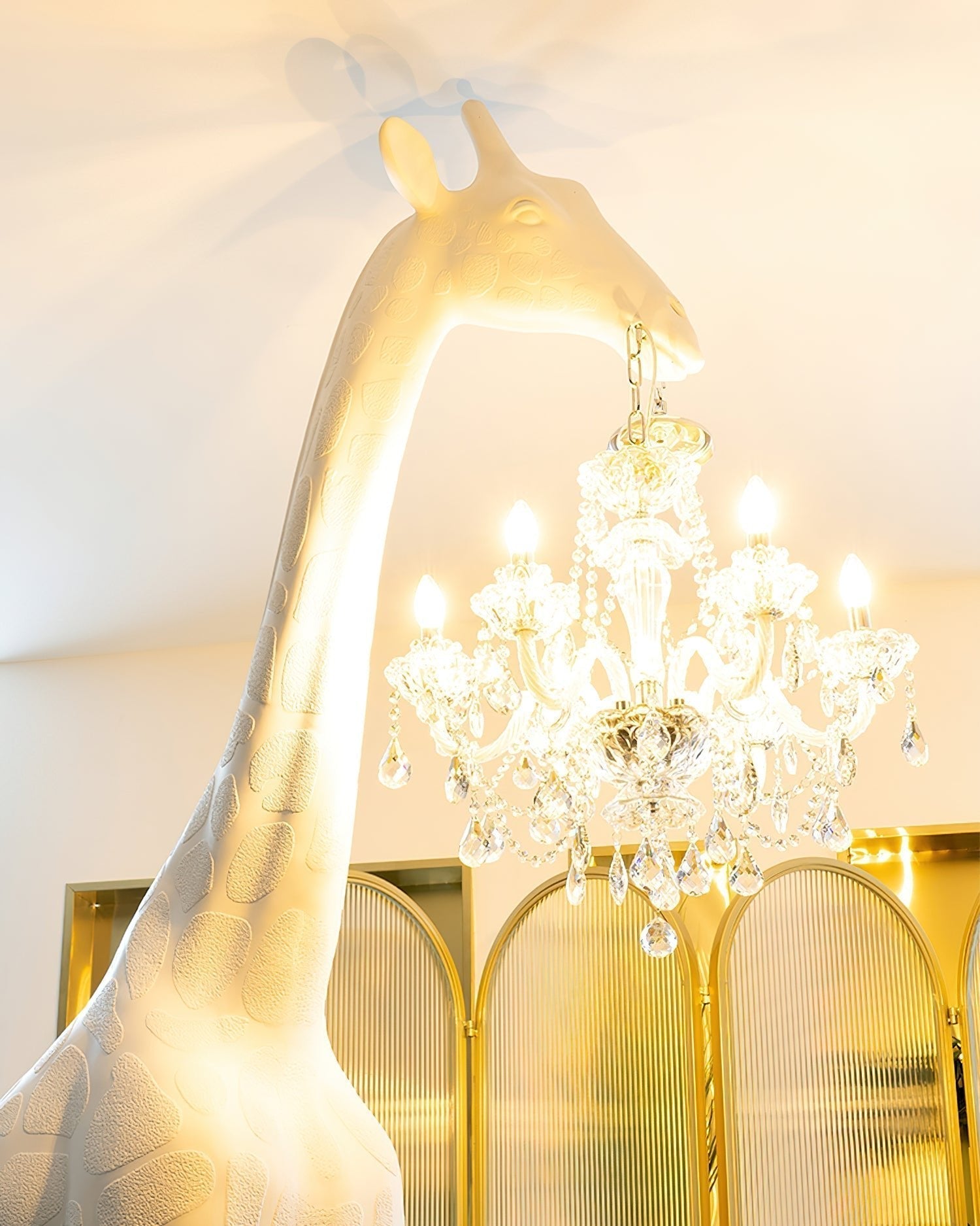 giraffe-sculpture-floor-lamp-with-crystal-chandelier-luxury-animal-floor-light