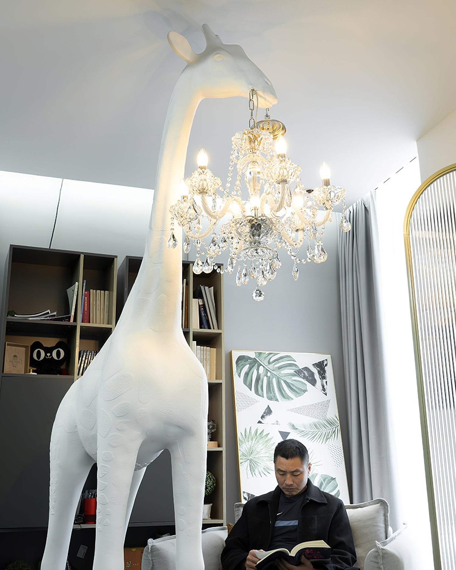 giraffe-sculpture-floor-lamp-with-crystal-chandelier-luxury-animal-floor-light