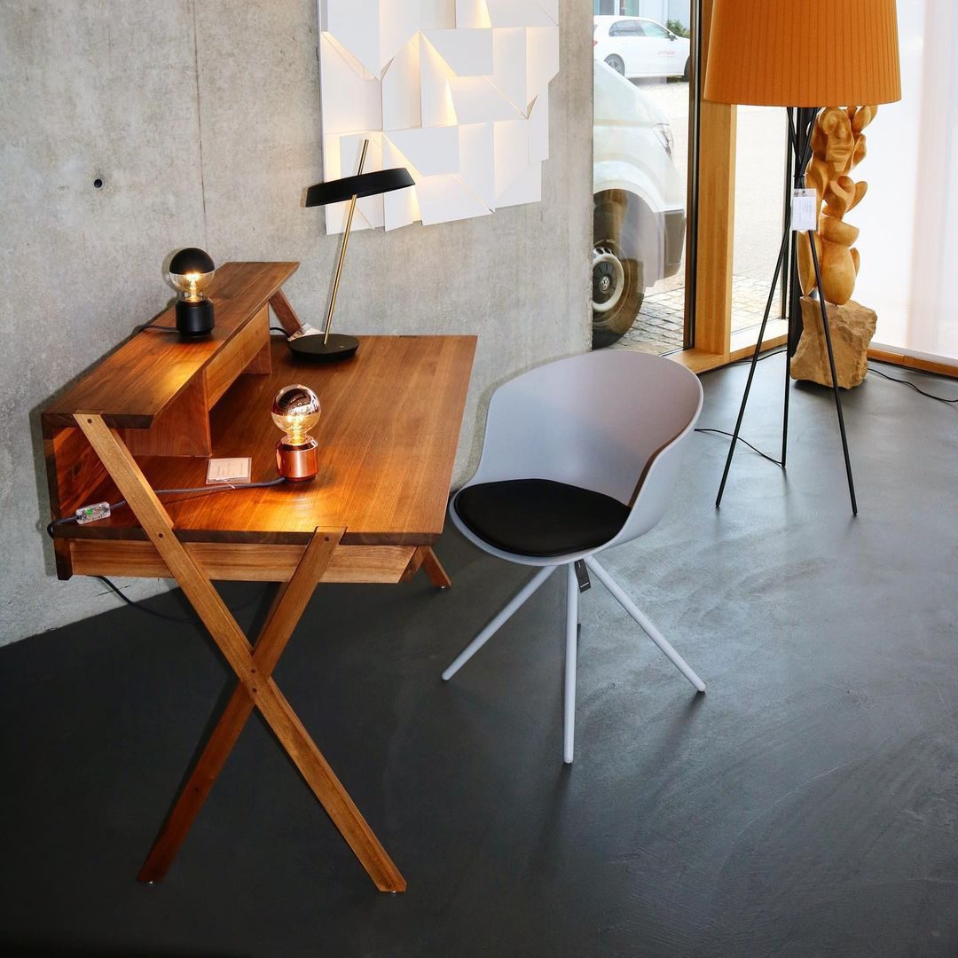modern-giro-minimalist-led-desk-lamp-with-adjustable-dual-tilt-and-touch-dimming