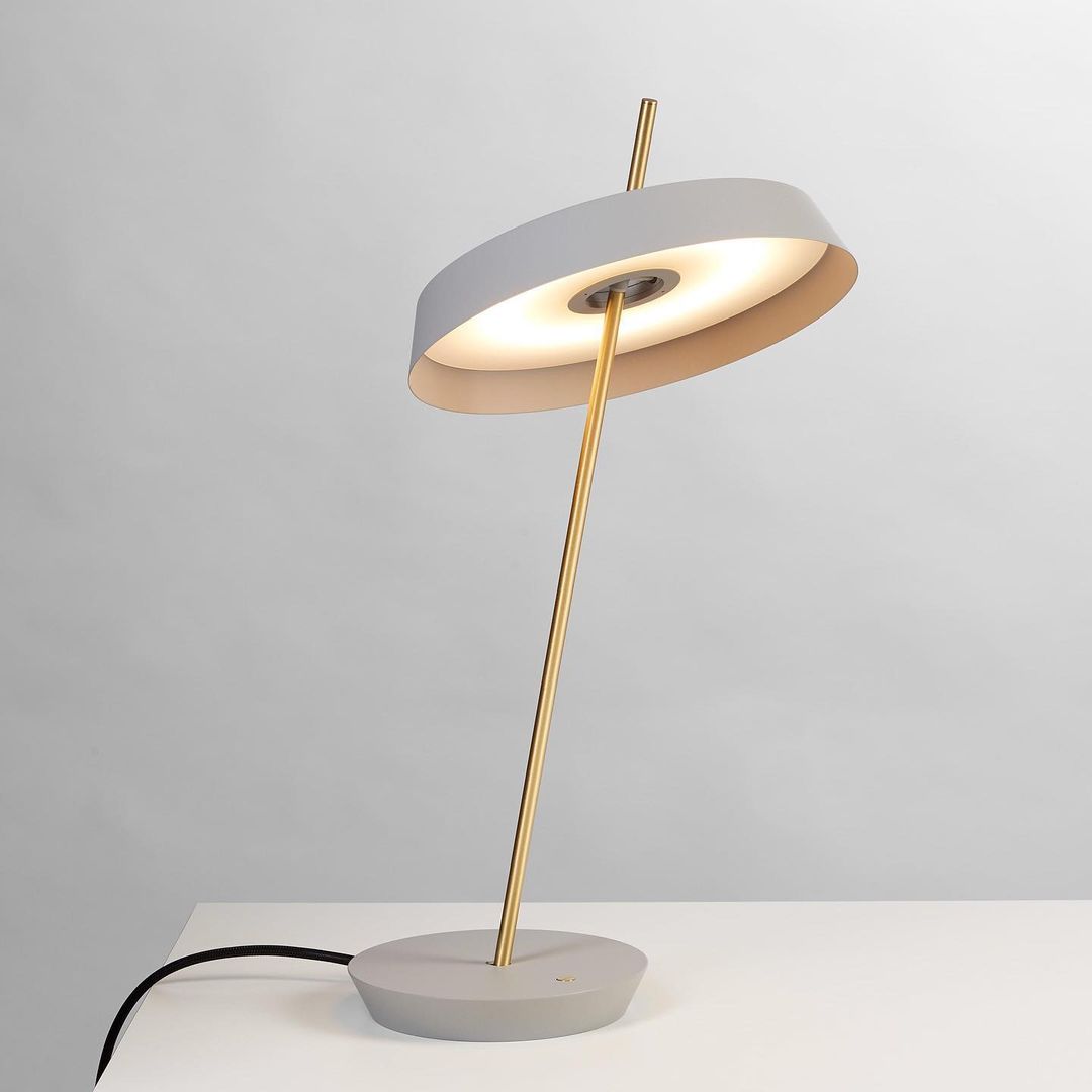 modern-giro-minimalist-led-desk-lamp-with-adjustable-dual-tilt-and-touch-dimming