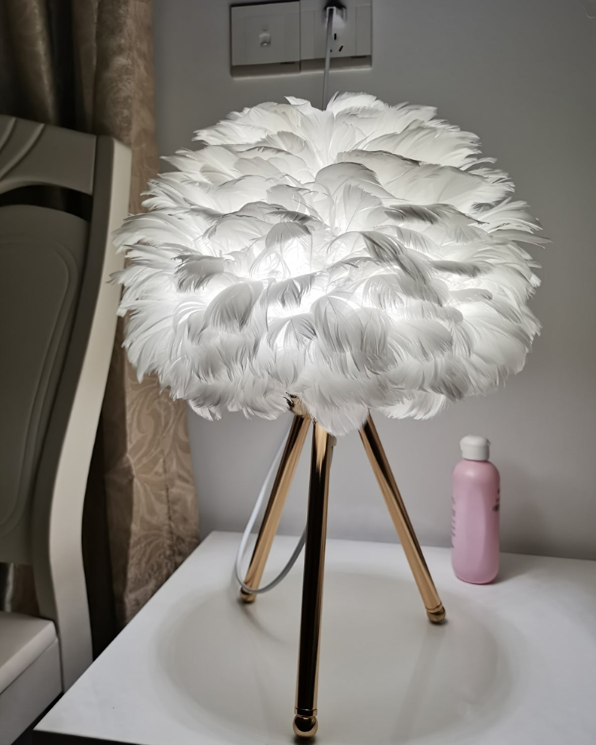 Romantic Goose Feather Desk Lamp with Metal Tripod Stand for Bedside and Accent Lighting