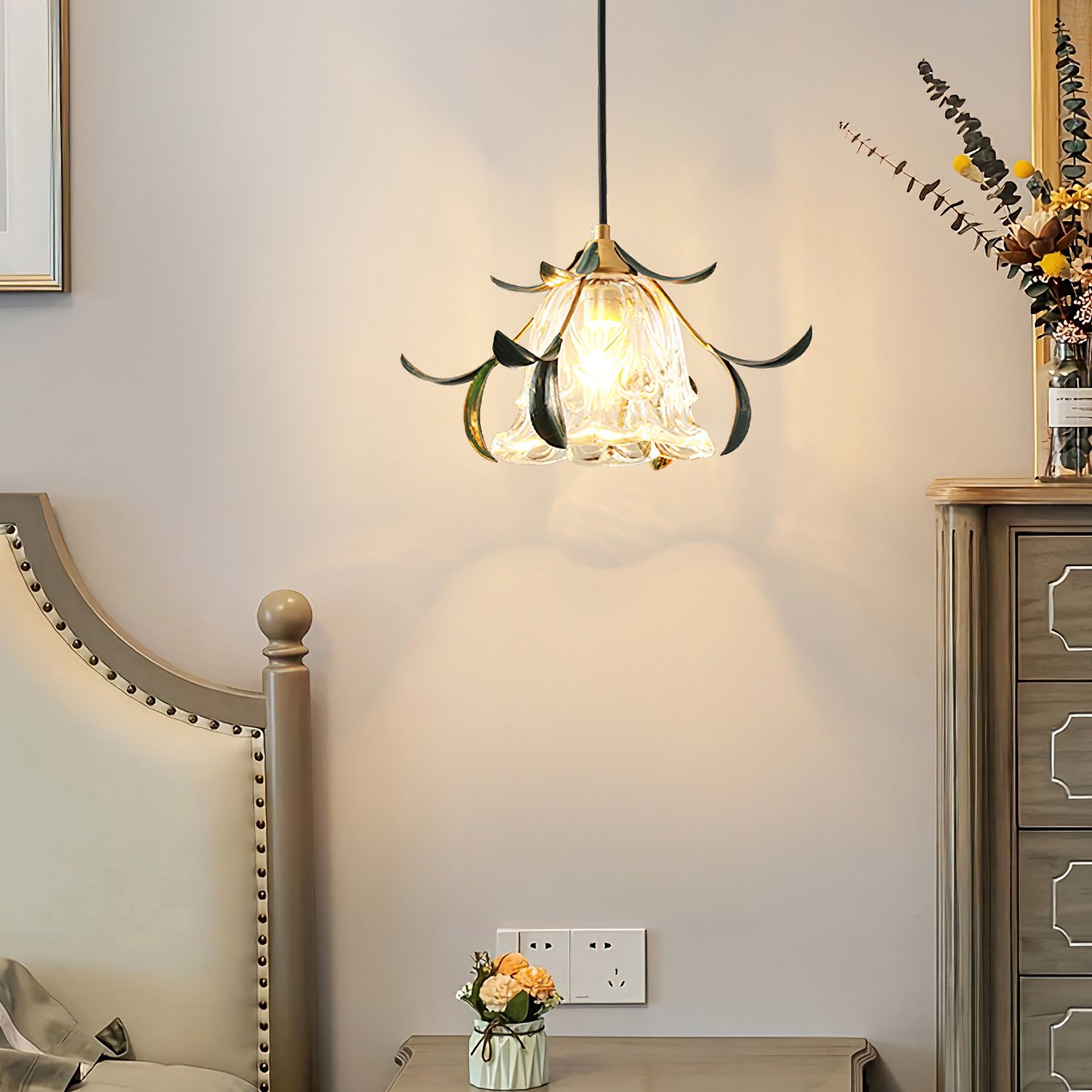 vintage-nature-inspired-green-leaf-floral-pendant-light-with-glass-flower-shade