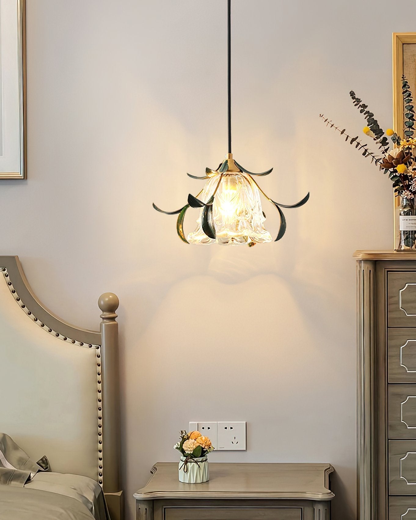 vintage-nature-inspired-green-leaf-floral-pendant-light-with-glass-flower-shade