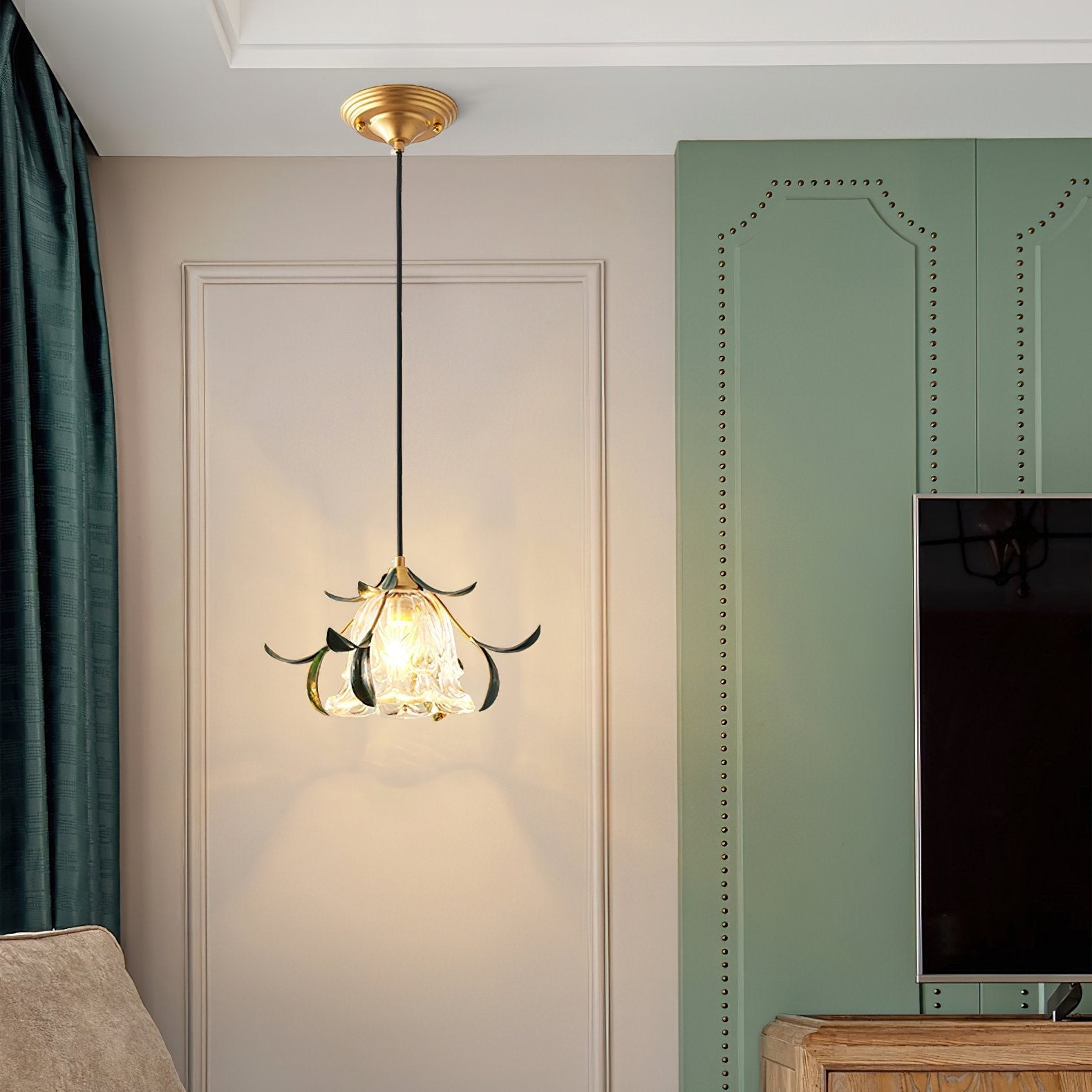 vintage-nature-inspired-green-leaf-floral-pendant-light-with-glass-flower-shade