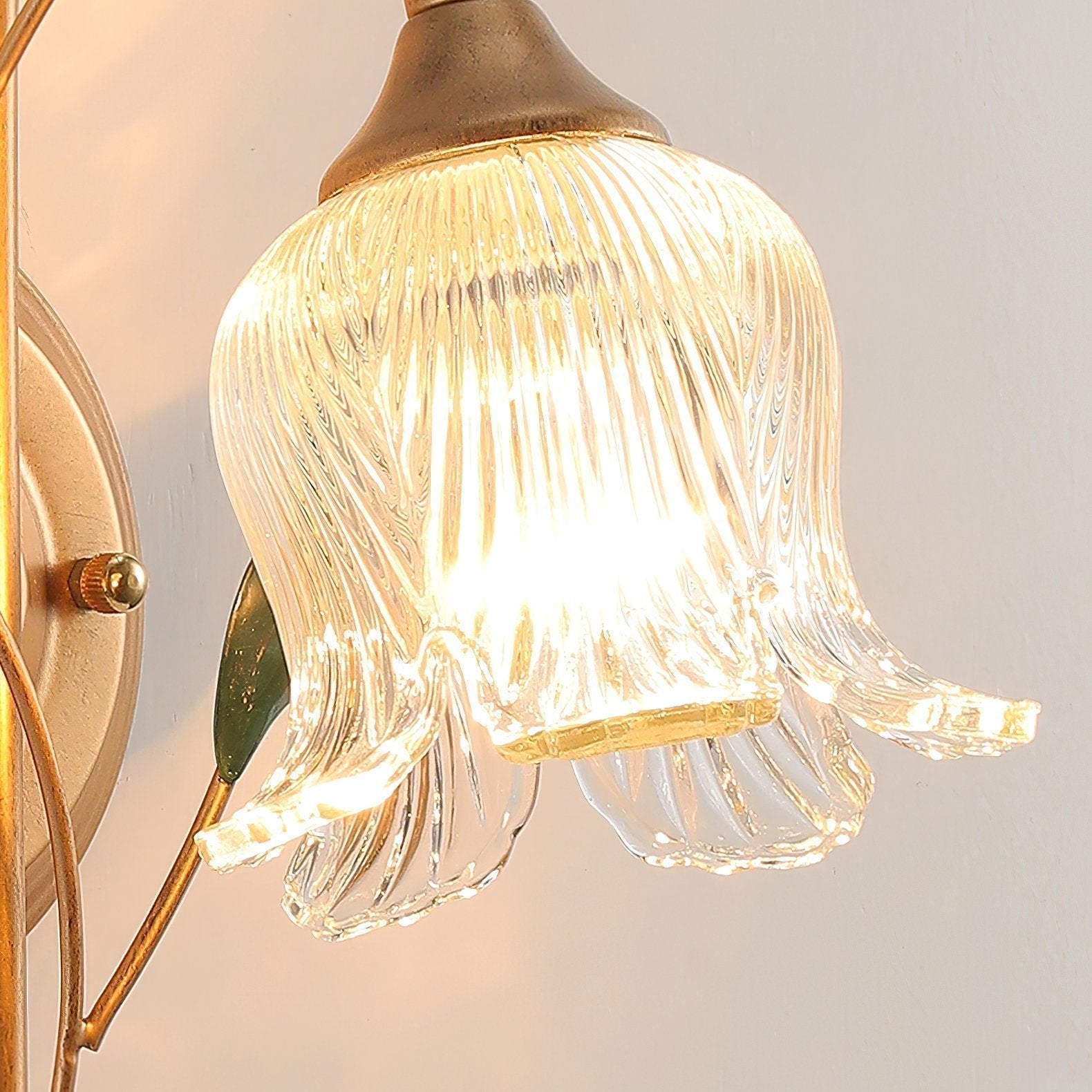 vintage-pastoral-floral-table-lamp-with-glass-flower-shades-and-crystal-accents