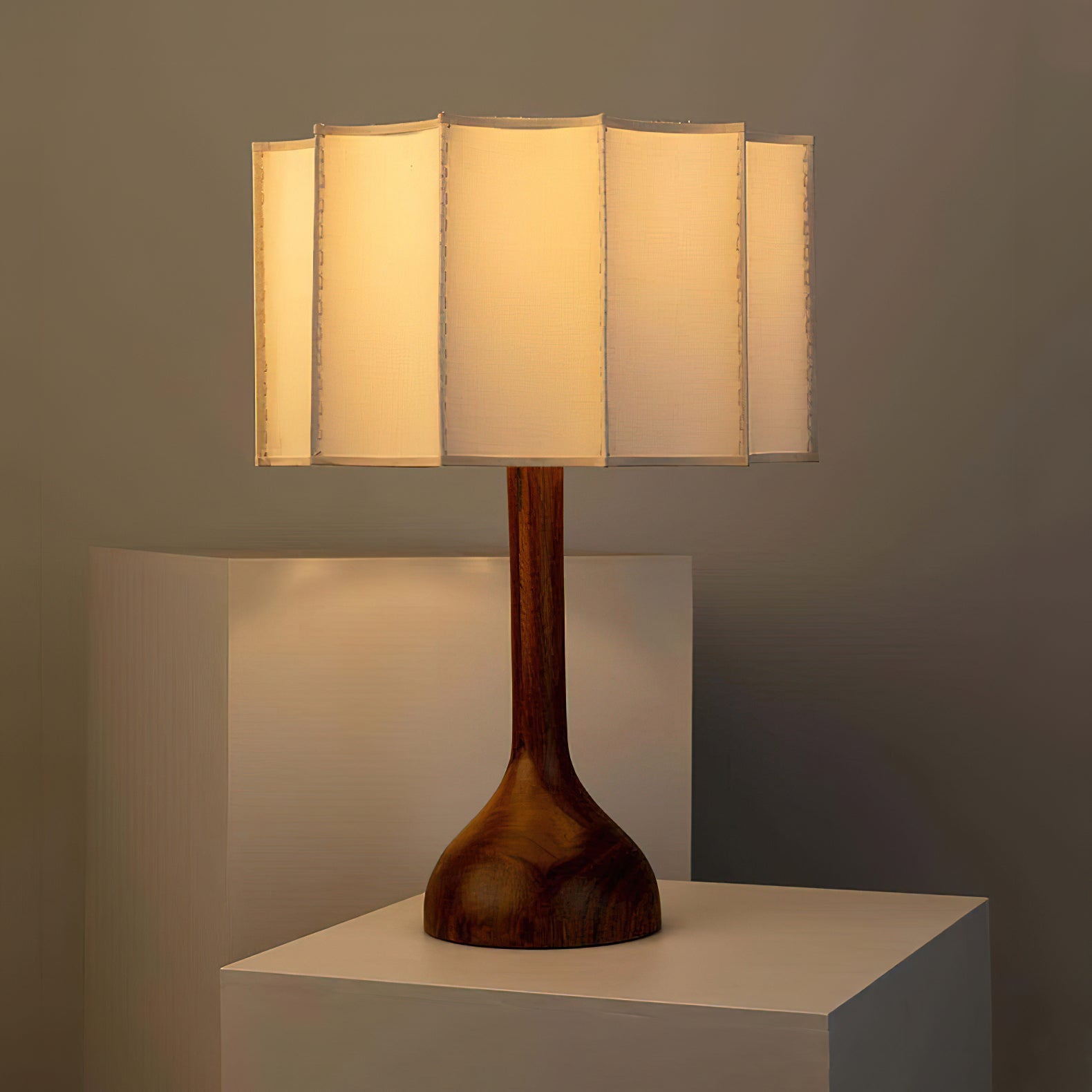Hakka Modern Oak Wood Table Lamp with Beige Fabric Shade for Bedside Lighting