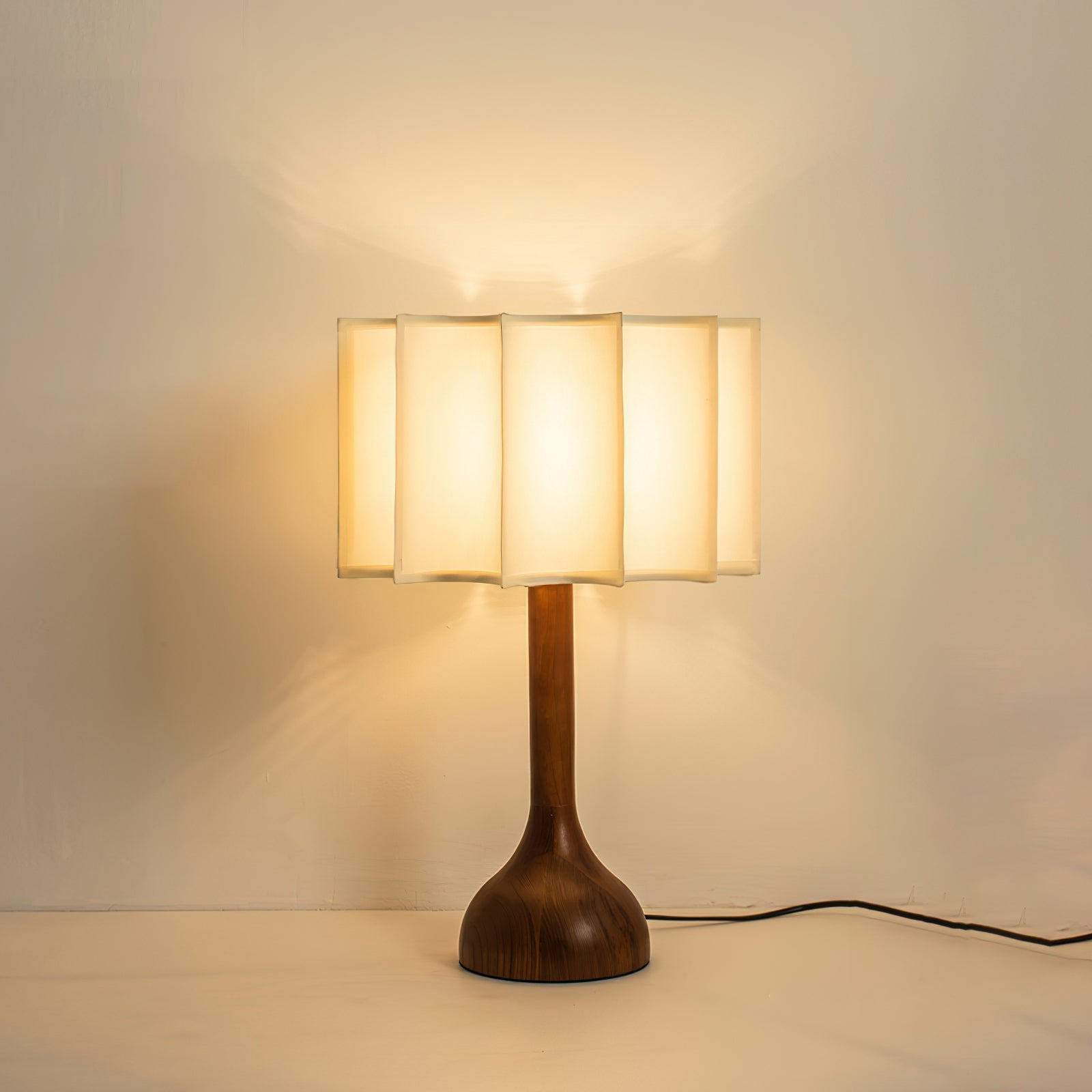Hakka Modern Oak Wood Table Lamp with Beige Fabric Shade for Bedside Lighting