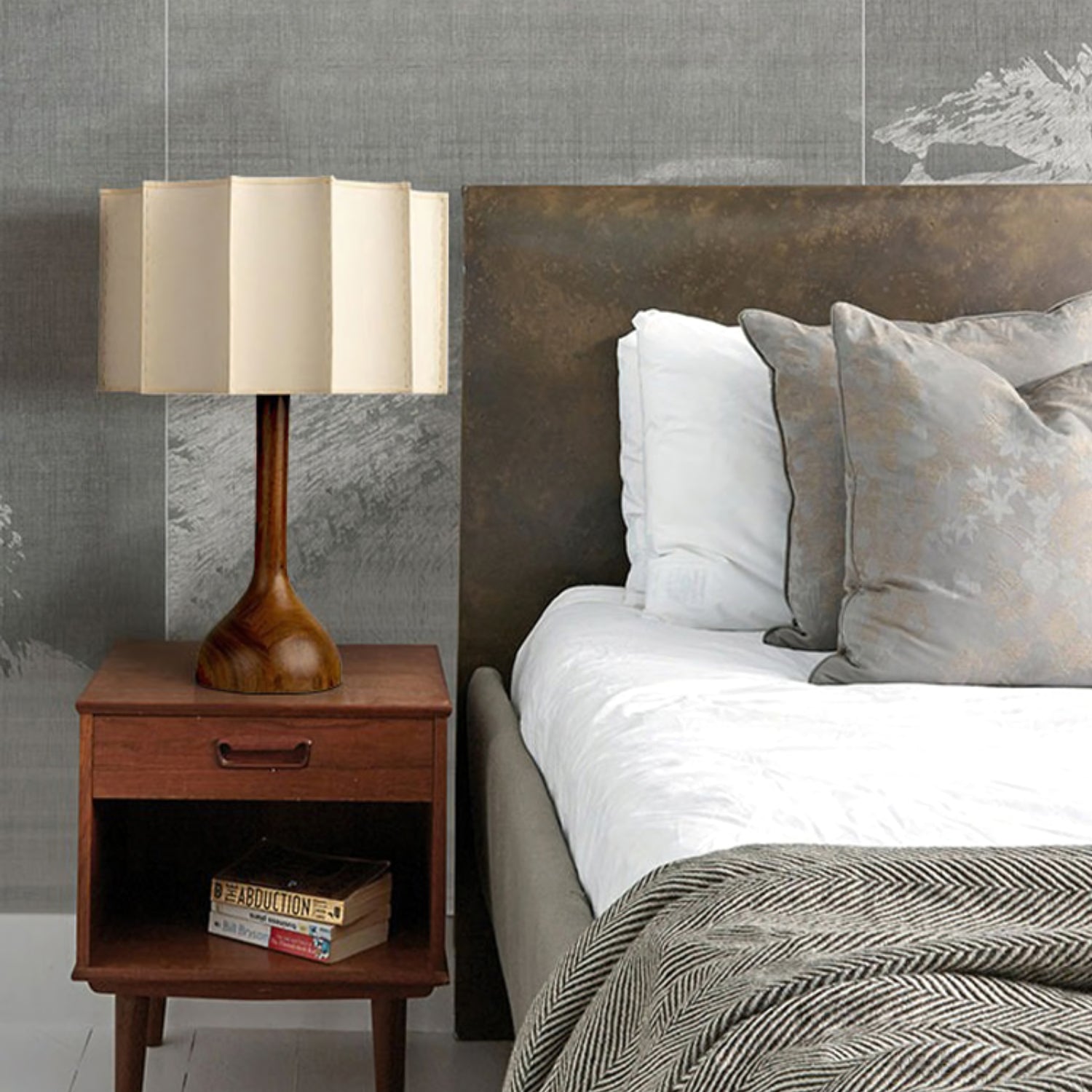 Hakka Modern Oak Wood Table Lamp with Beige Fabric Shade for Bedside Lighting