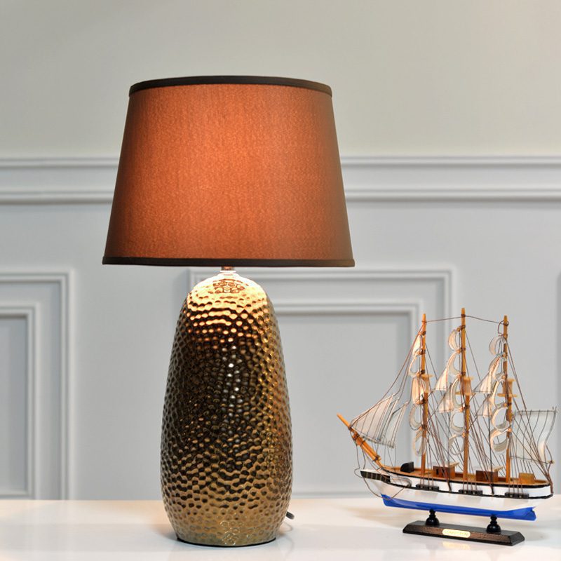 modern-bronze-hammered-ceramic-table-lamp-with-linen-shade-for-bedside-and-living-room