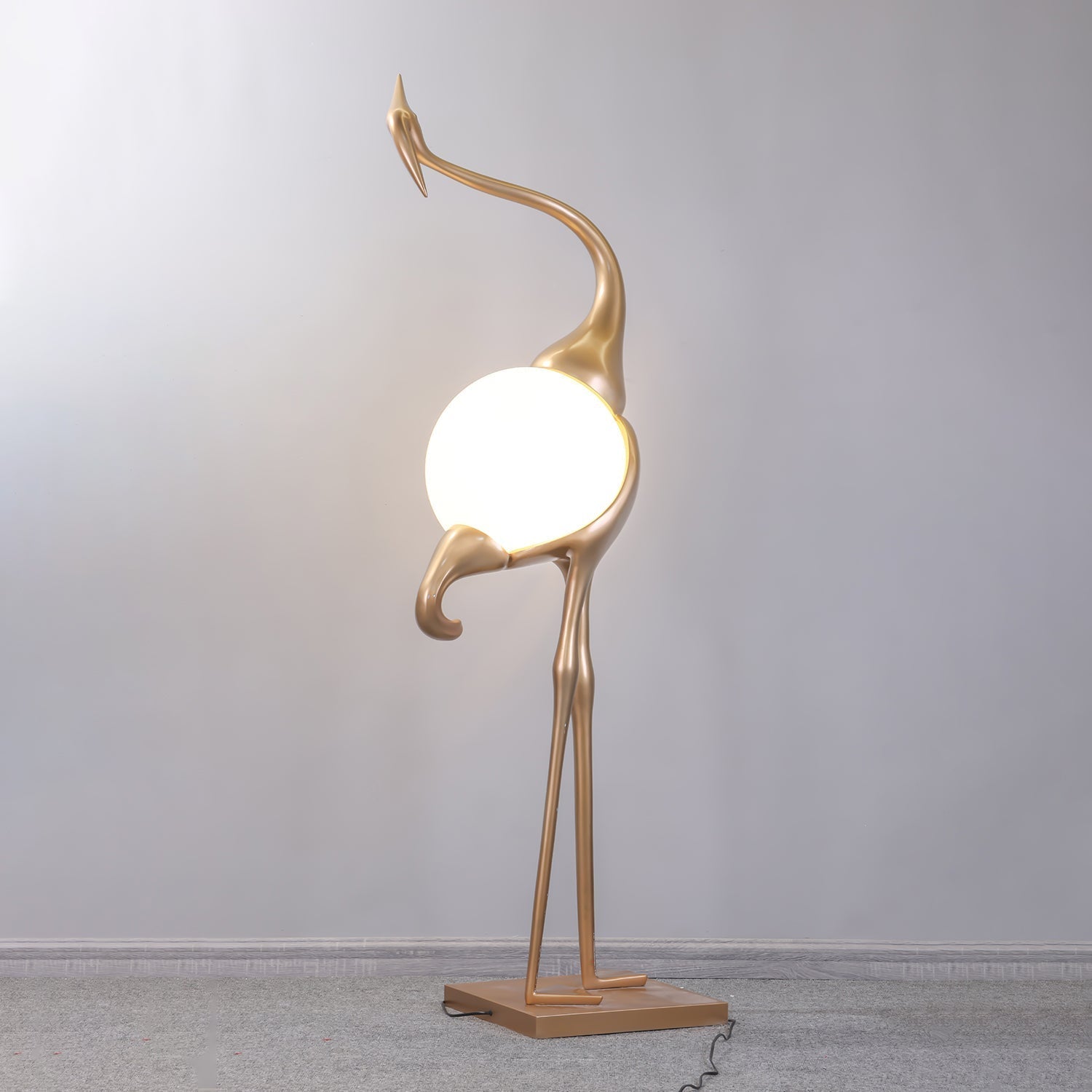 artistic-golden-heron-sculpture-standing-floor-lamp-for-modern-living-room-decor