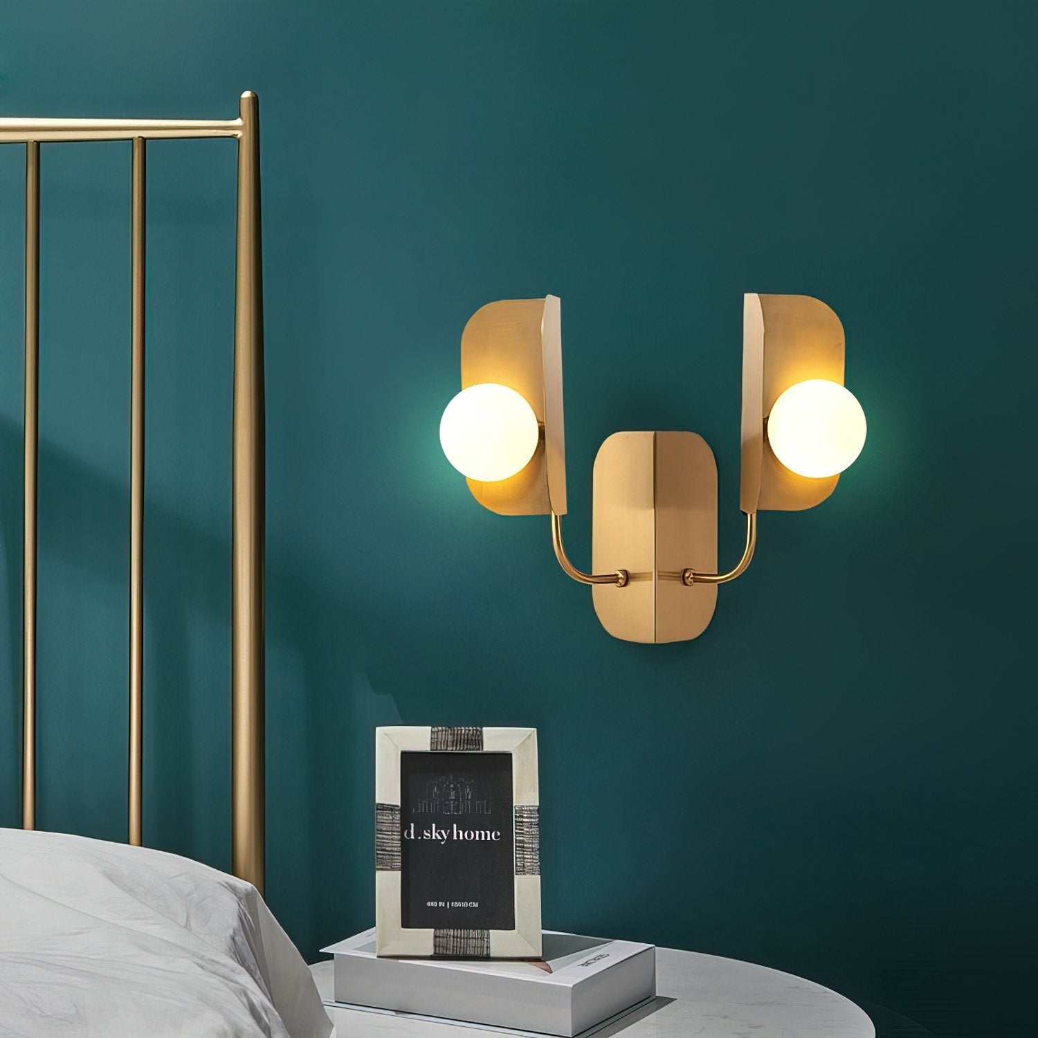 elegant-gold-heron-wall-light-modern-metal-and-glass-g9-sconce-for-living-room-bedroom