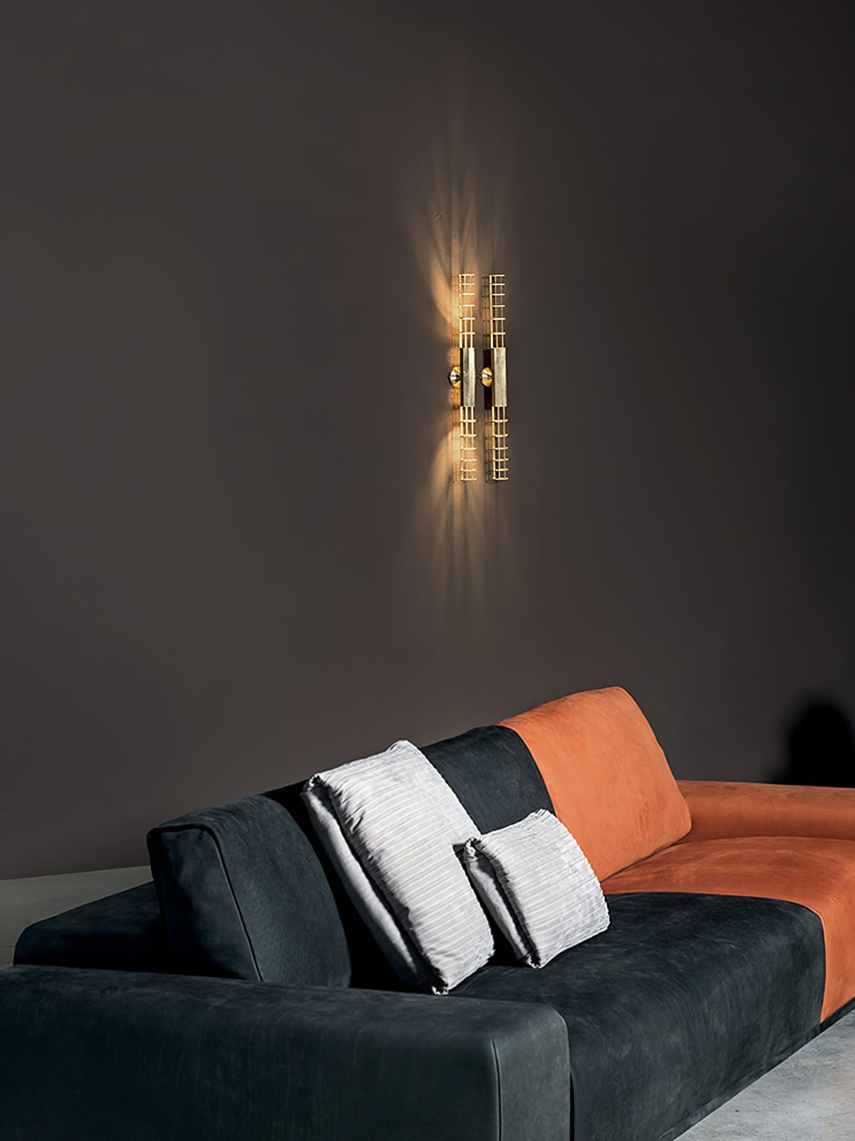 modern-gold-brass-hollow-tube-wall-sconce-hubble-vertical-indoor-lighting-fixture