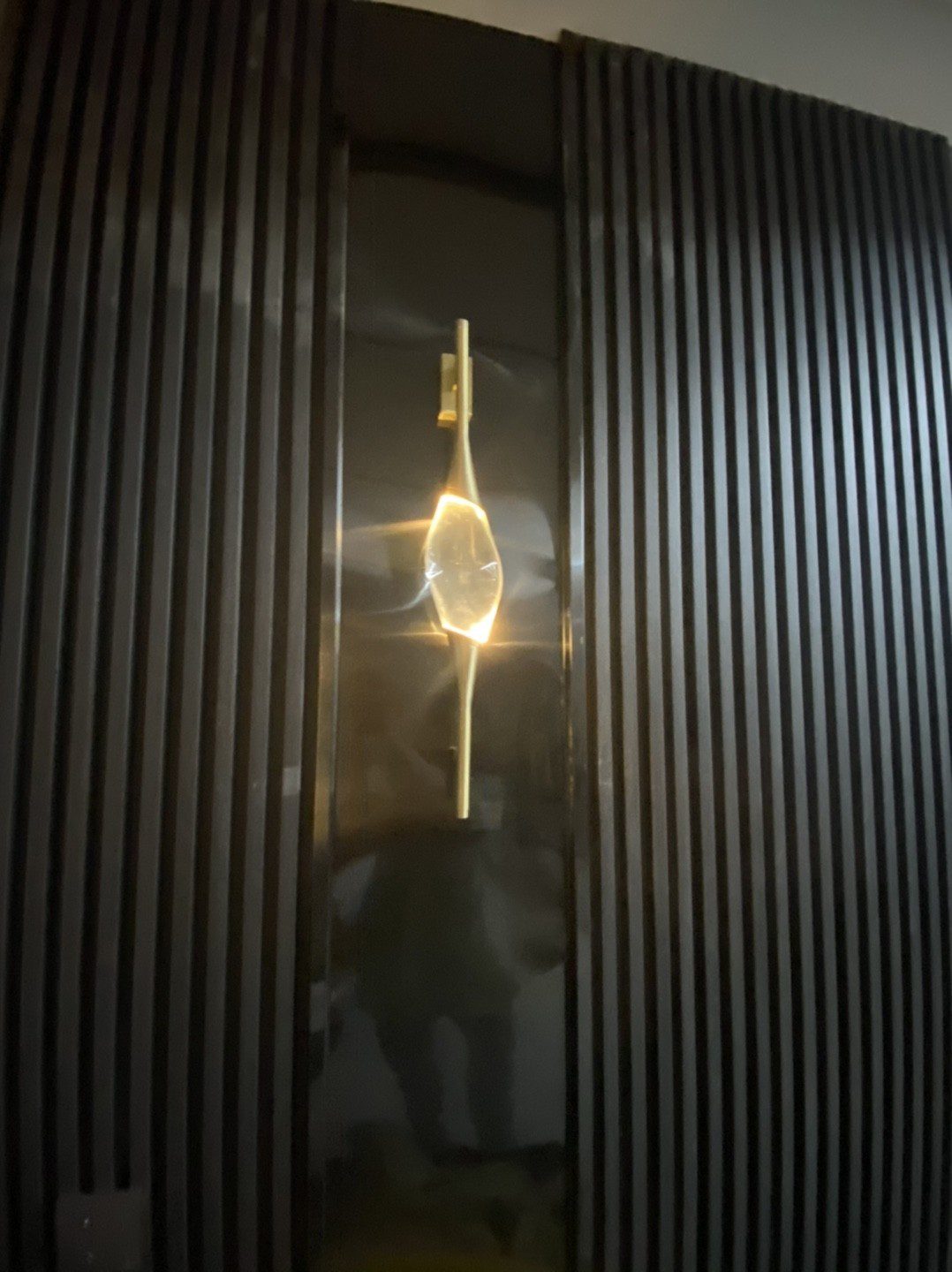 modern-female-figure-crystal-wall-lamp-elegant-brass-led-sconce-for-indoor-luxury-decor