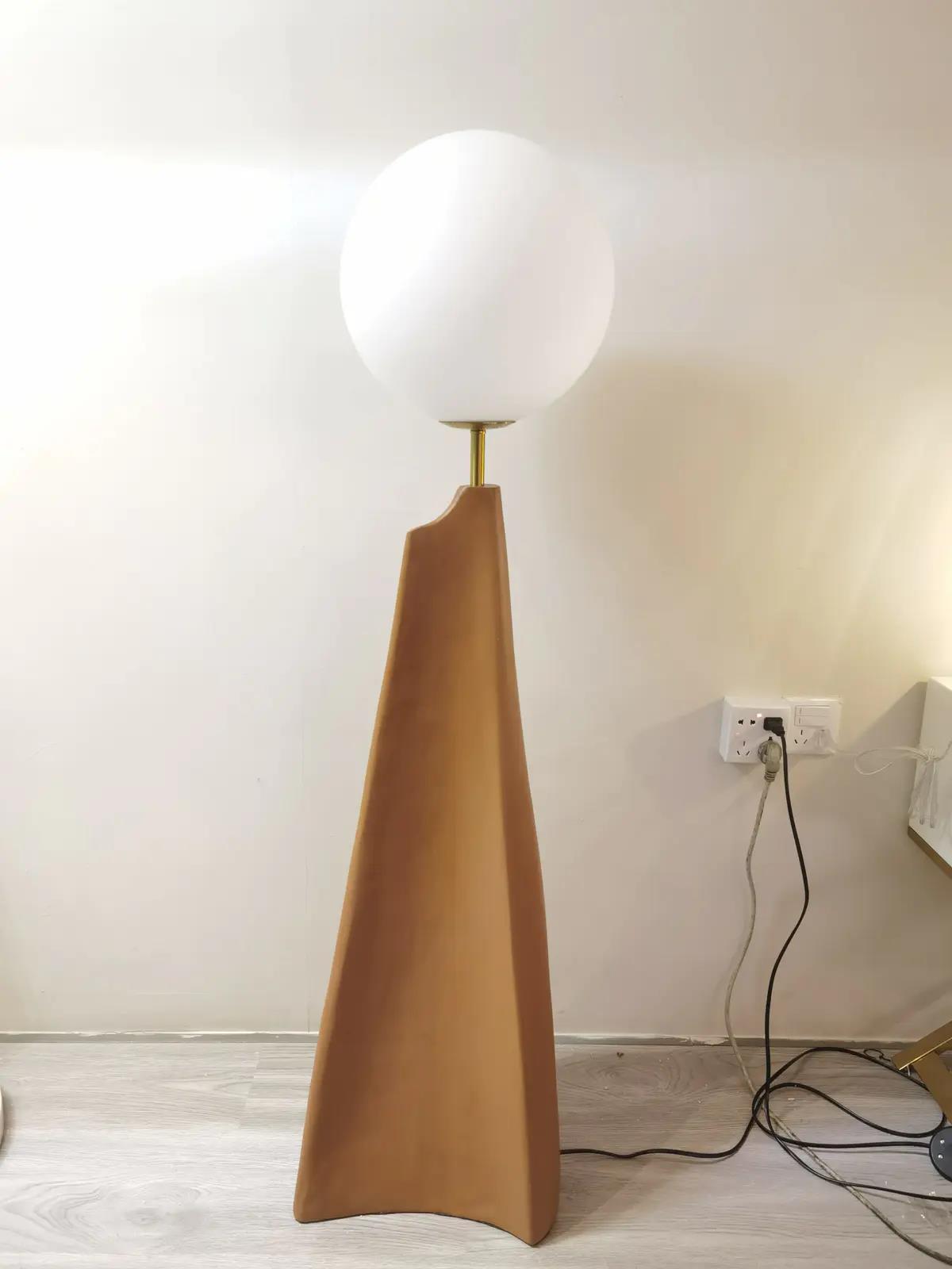 modern-blown-glass-floor-lamp-with-resin-base-and-opaline-diffuser-in-brown
