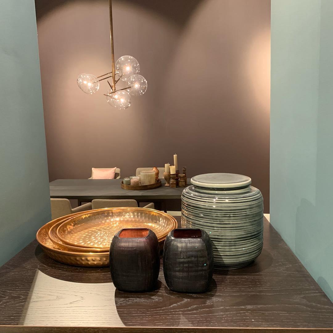 modern-glass-bubble-chandelier-with-burnished-brass-finish-and-led-integrated-lighting