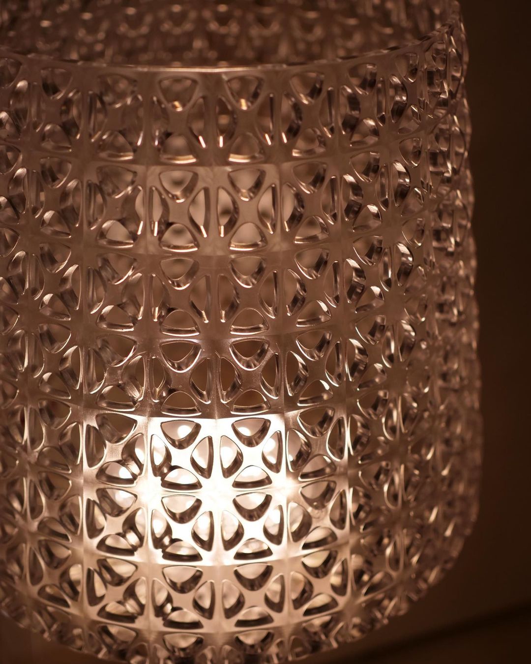 Elegant Kabuki Style Modern Acrylic LED Table Lamp with Dimmable Light