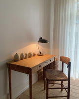 modern-bauhaus-style-metal-table-lamp-elegant-geometric-desk-light-for-office