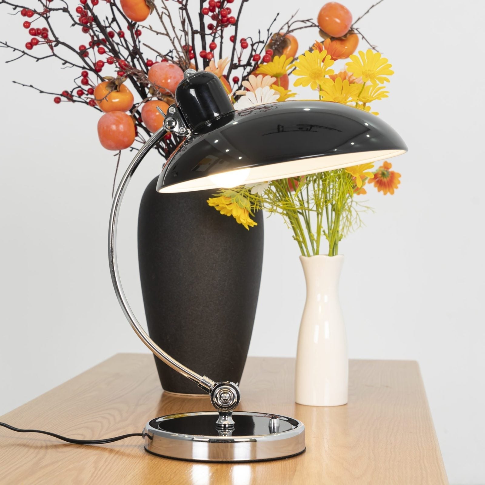 modern-bauhaus-style-metal-table-lamp-elegant-geometric-desk-light-for-office