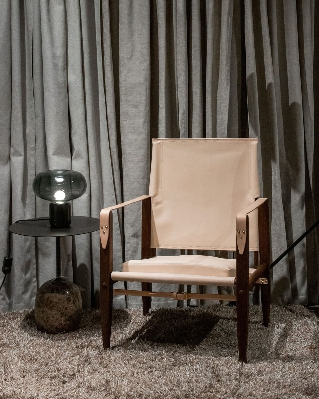 karl-johan-glass-table-lamp-with-black-marble-base-for-modern-home-decor