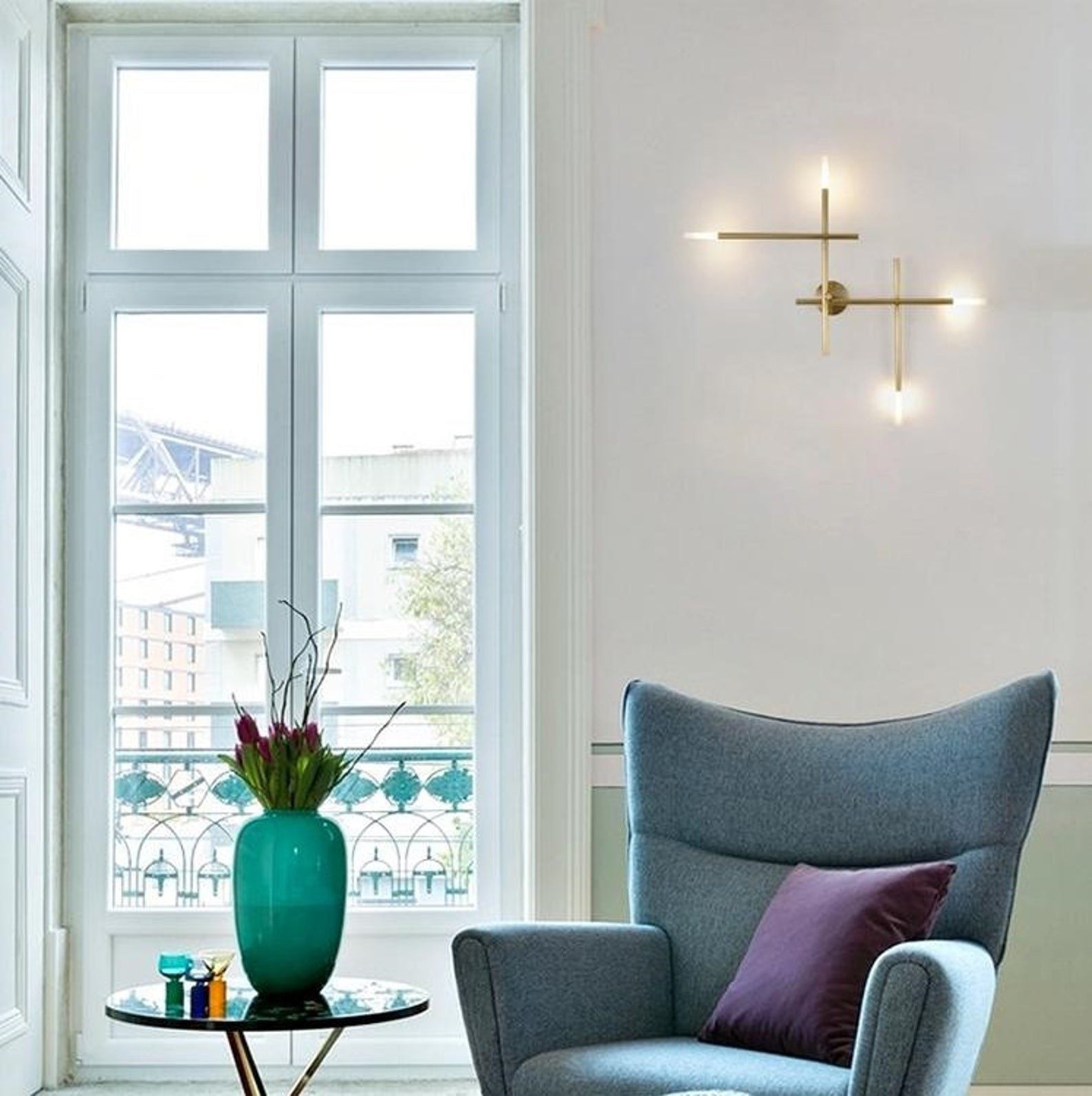 kitami-modern-metal-and-satinated-glass-wall-sconce-for-elegant-home-lighting