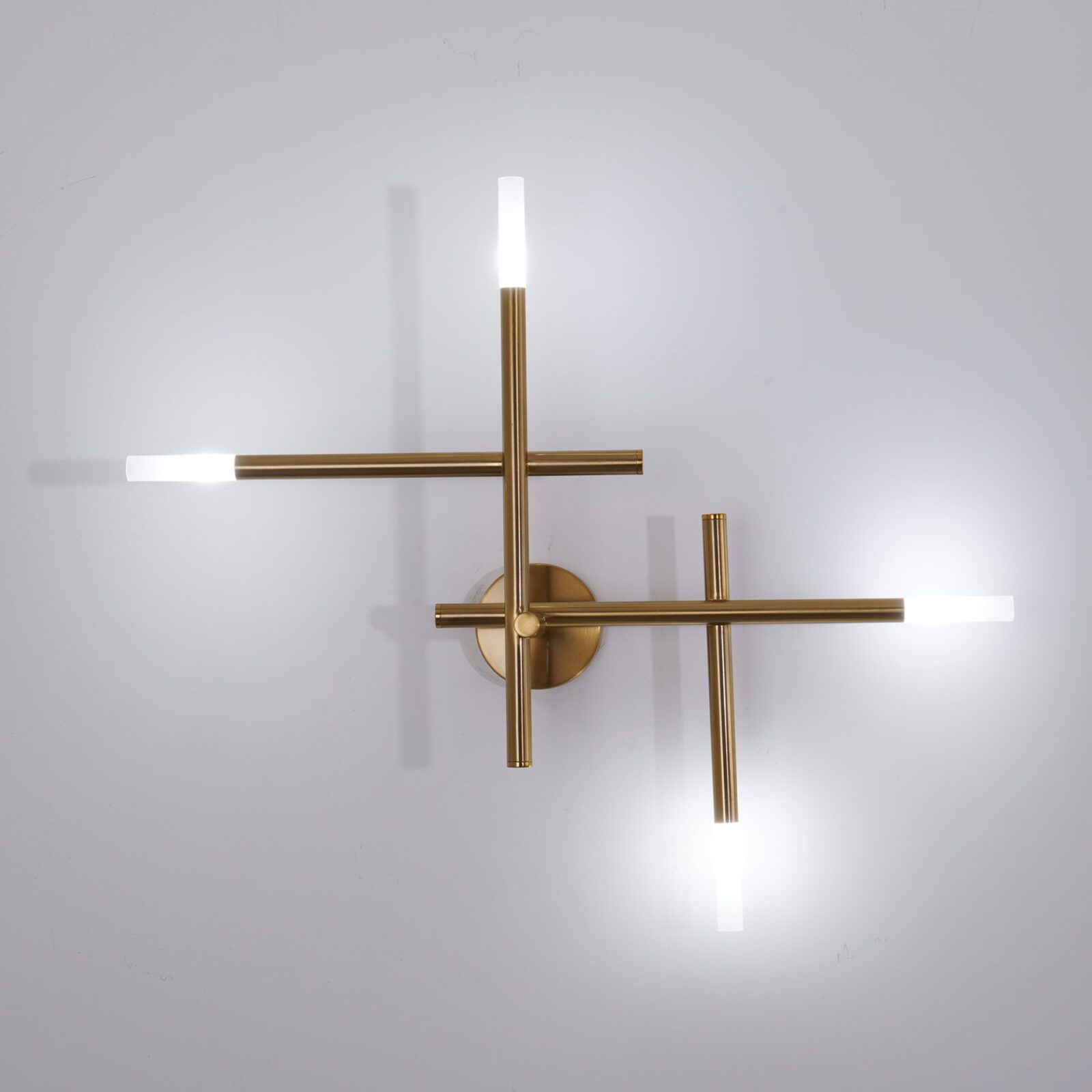 kitami-modern-metal-and-satinated-glass-wall-sconce-for-elegant-home-lighting