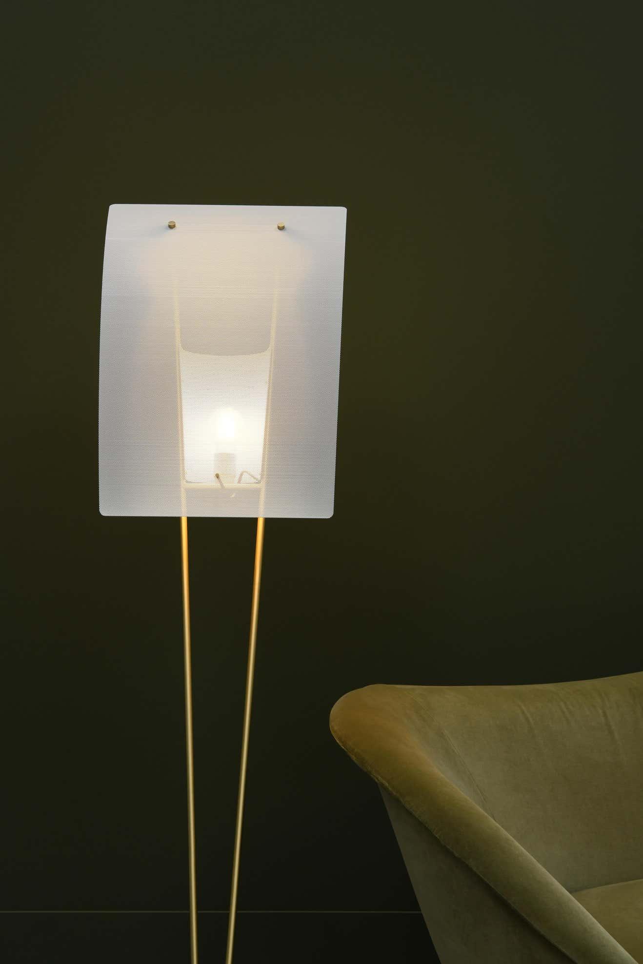 Modern Kite LED Floor Lamp Sculptural Reading Light for Living Room and Bedroom