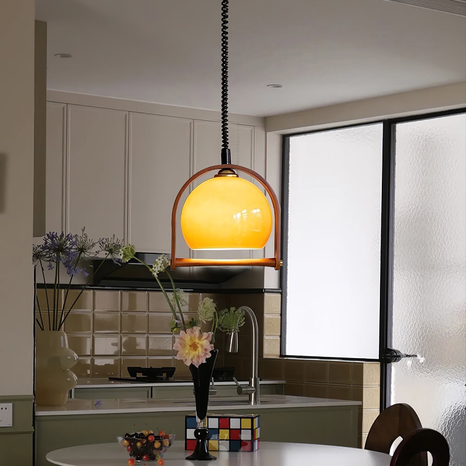 modern-vintage-glass-globe-pendant-lamp-with-adjustable-height-and-transparent-brown-shade