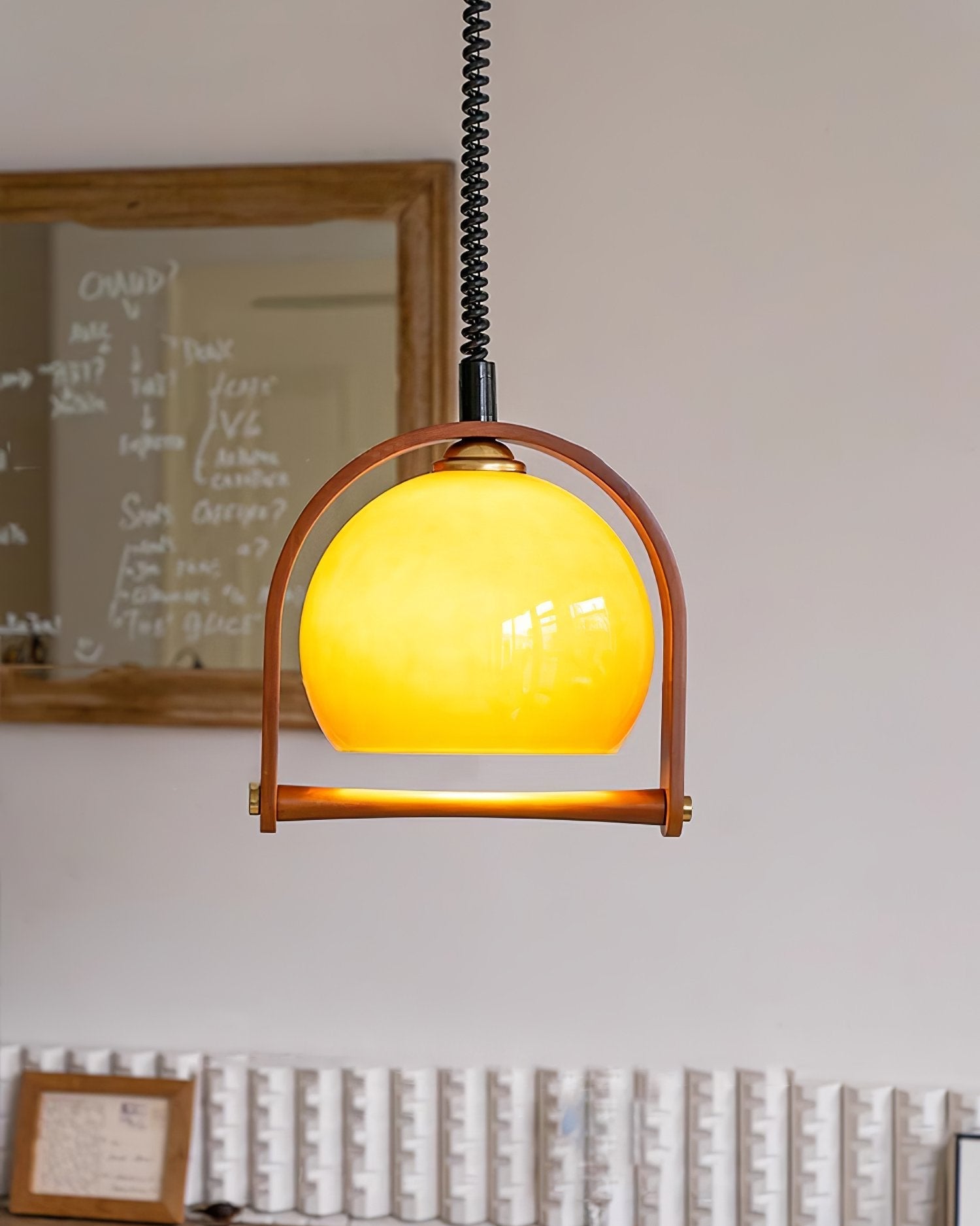 modern-vintage-glass-globe-pendant-lamp-with-adjustable-height-and-transparent-brown-shade