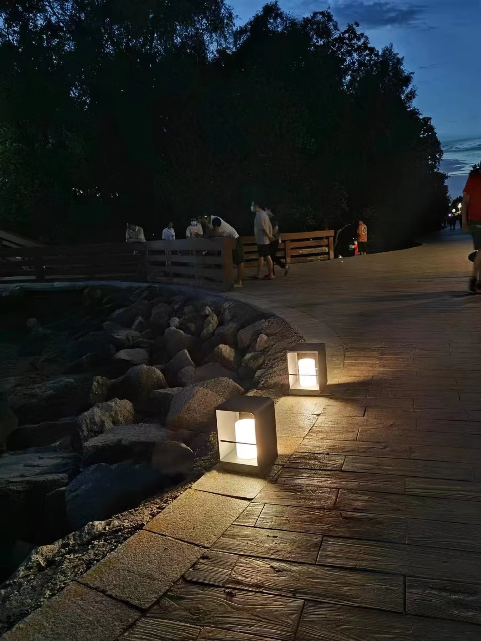 Solar Powered LED Garden Lantern Waterproof Outdoor Pathway Light in Stainless Steel