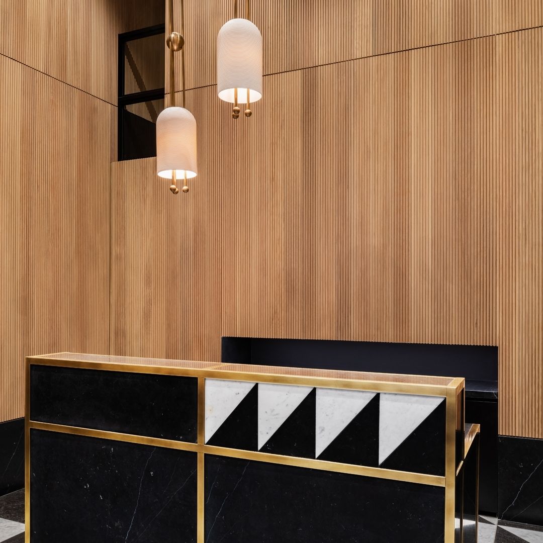 modern-ribbed-glass-lantern-pendant-lamp-for-dining-room-and-kitchen-island