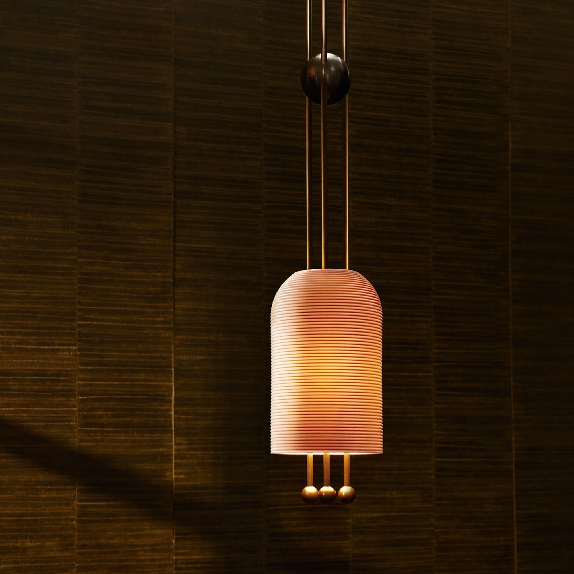 modern-ribbed-glass-lantern-pendant-lamp-for-dining-room-and-kitchen-island