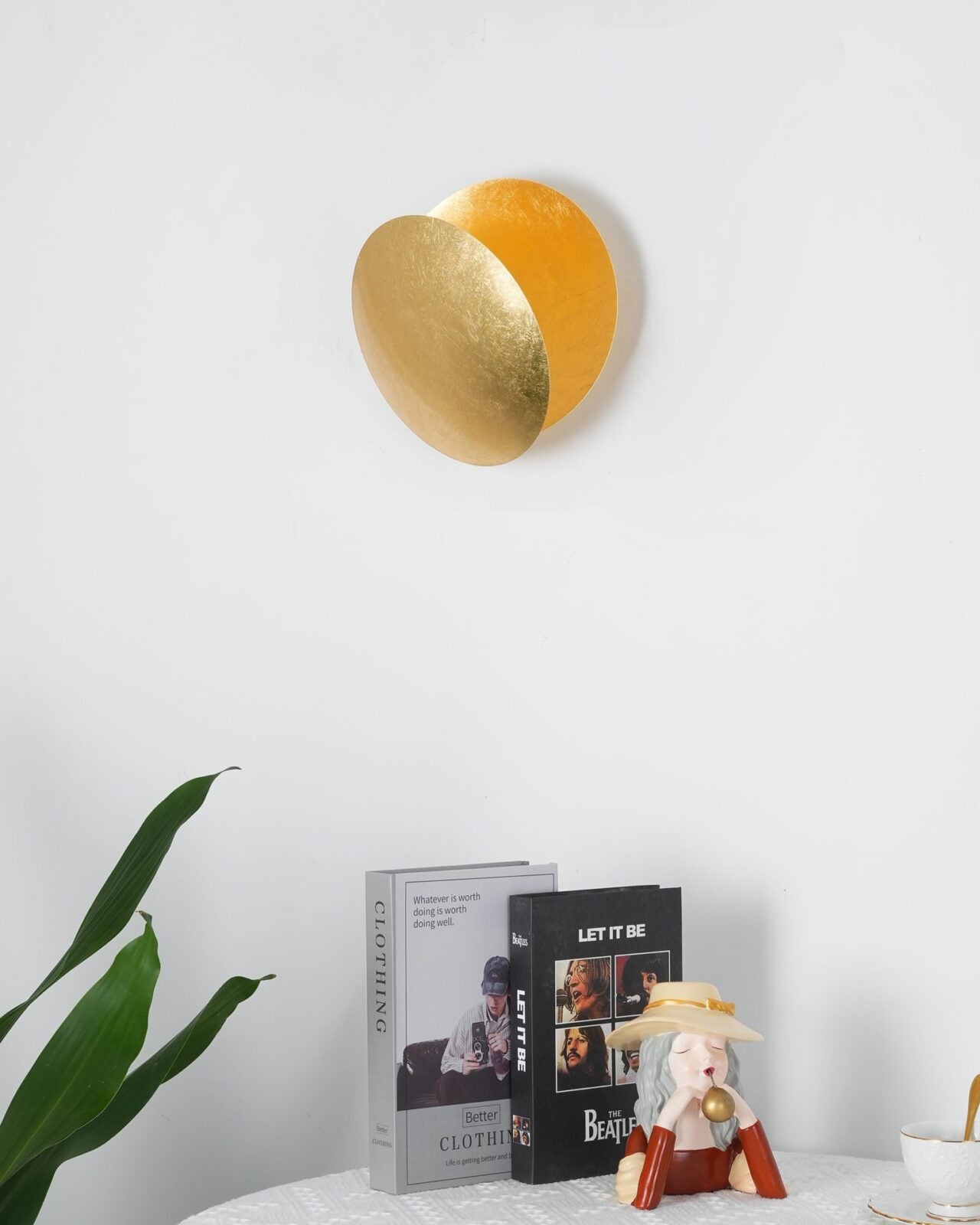 minimalist-adjustable-led-wall-lamp-handcrafted-metal-sconce-for-modern-interior-decor