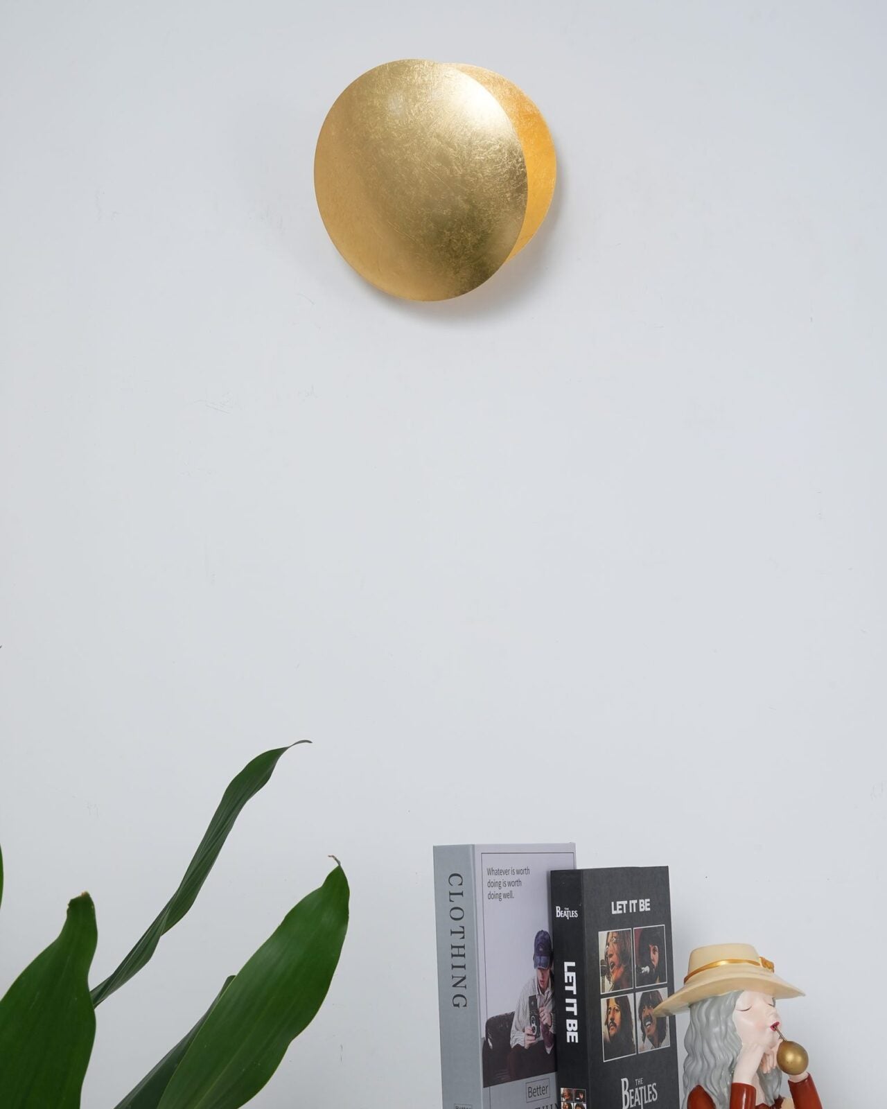 minimalist-adjustable-led-wall-lamp-handcrafted-metal-sconce-for-modern-interior-decor