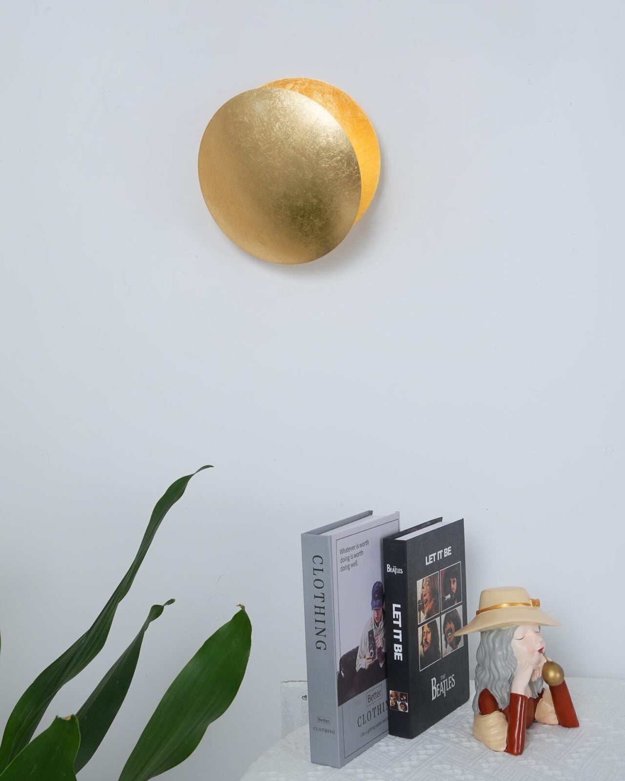 minimalist-adjustable-led-wall-lamp-handcrafted-metal-sconce-for-modern-interior-decor