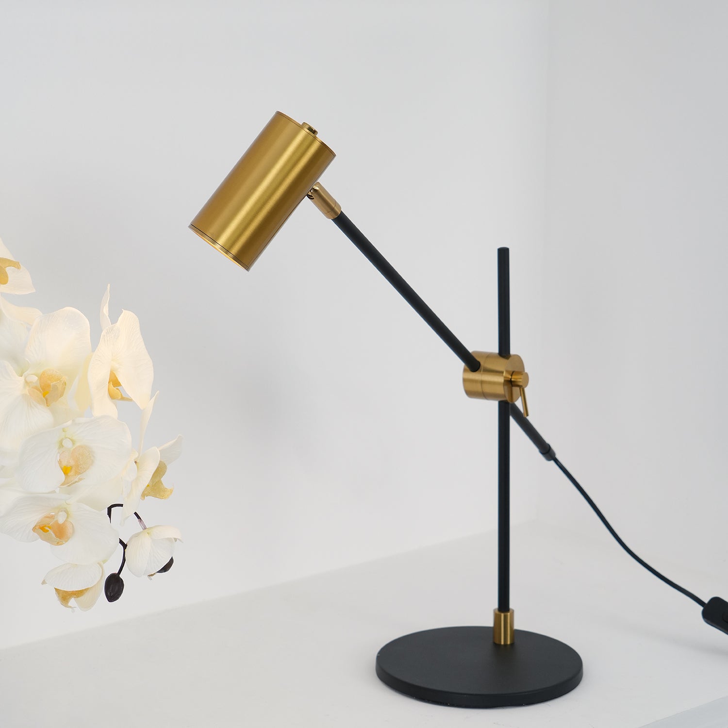 Lektor Modern Adjustable Table Lamp Articulated Reading Light for Office Gold and Black