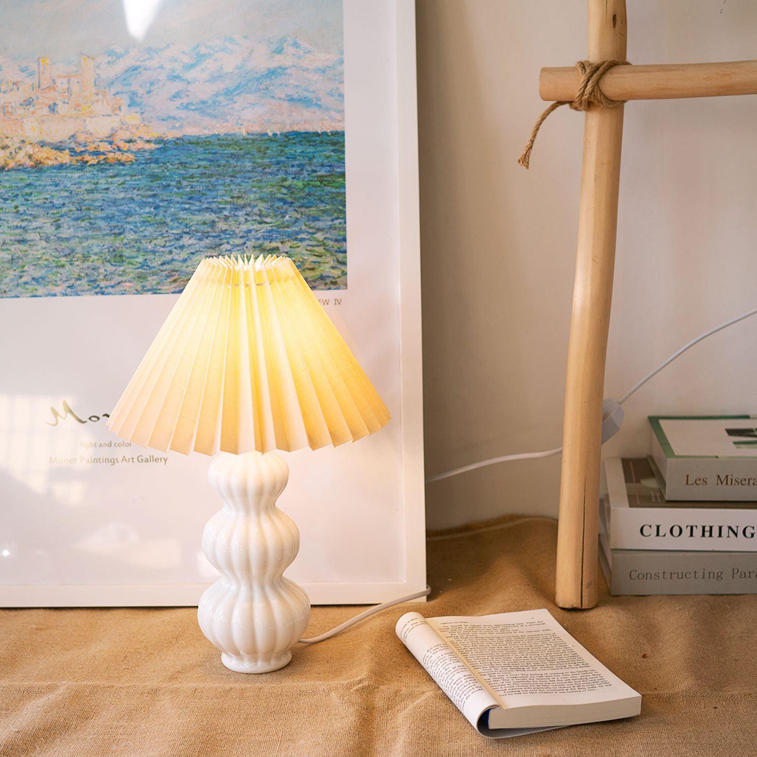 Modern Ribbed Ceramic Gourd Table Lamp White Gloss Desk Light with Linen Shade
